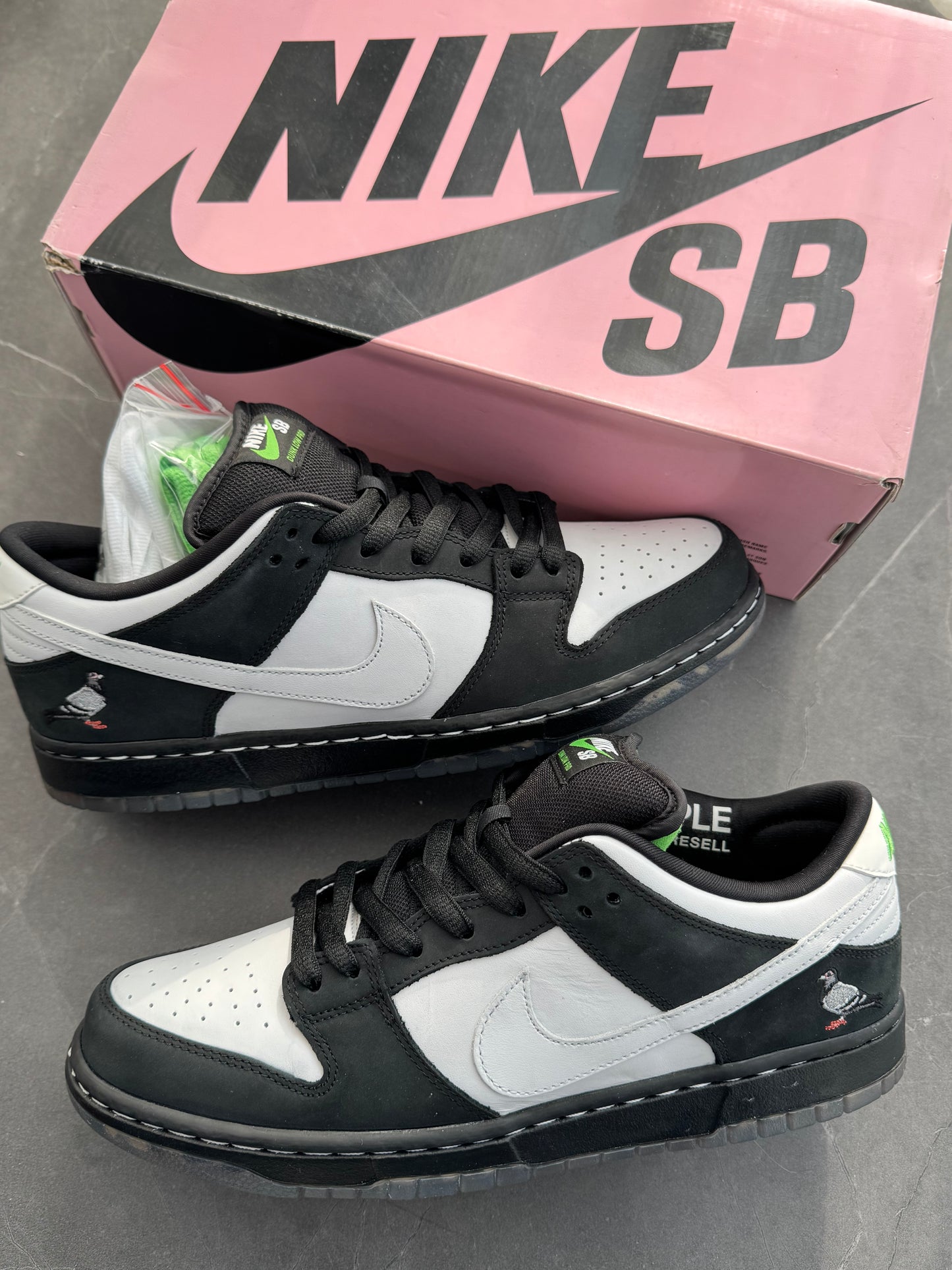 Dunk Low Pro SB Panda Pigeon US10.5
