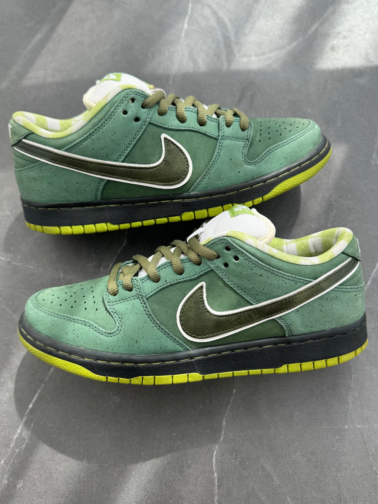 Dunk Low Pro SB Green Lobster Special Box US9