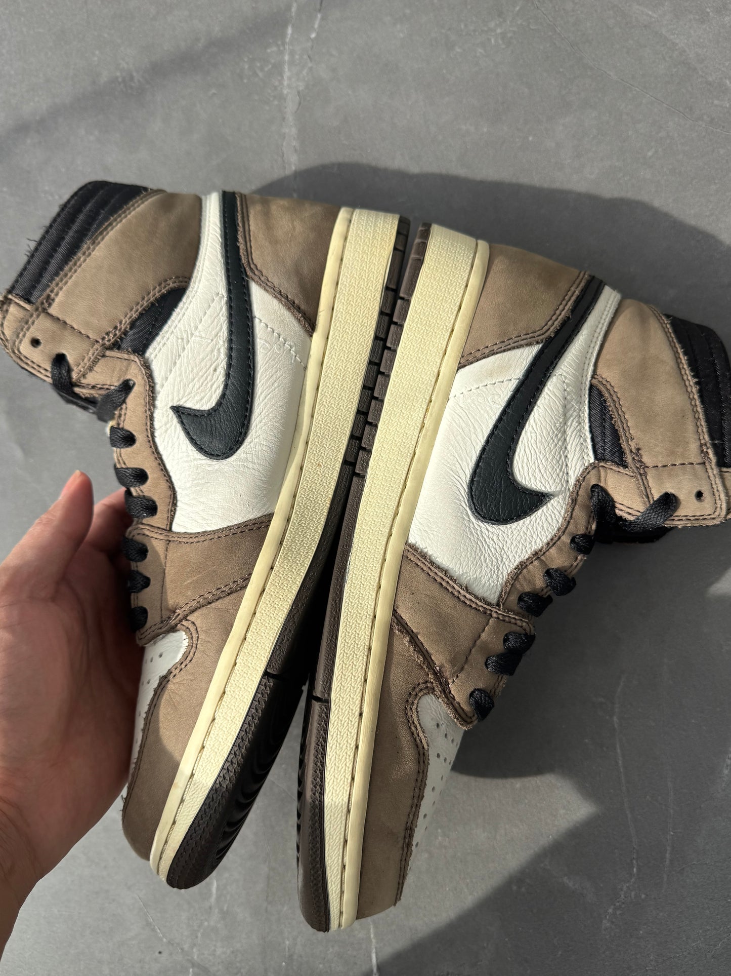 Air Jordan 1 High Travis Scott Mocha US8.5
