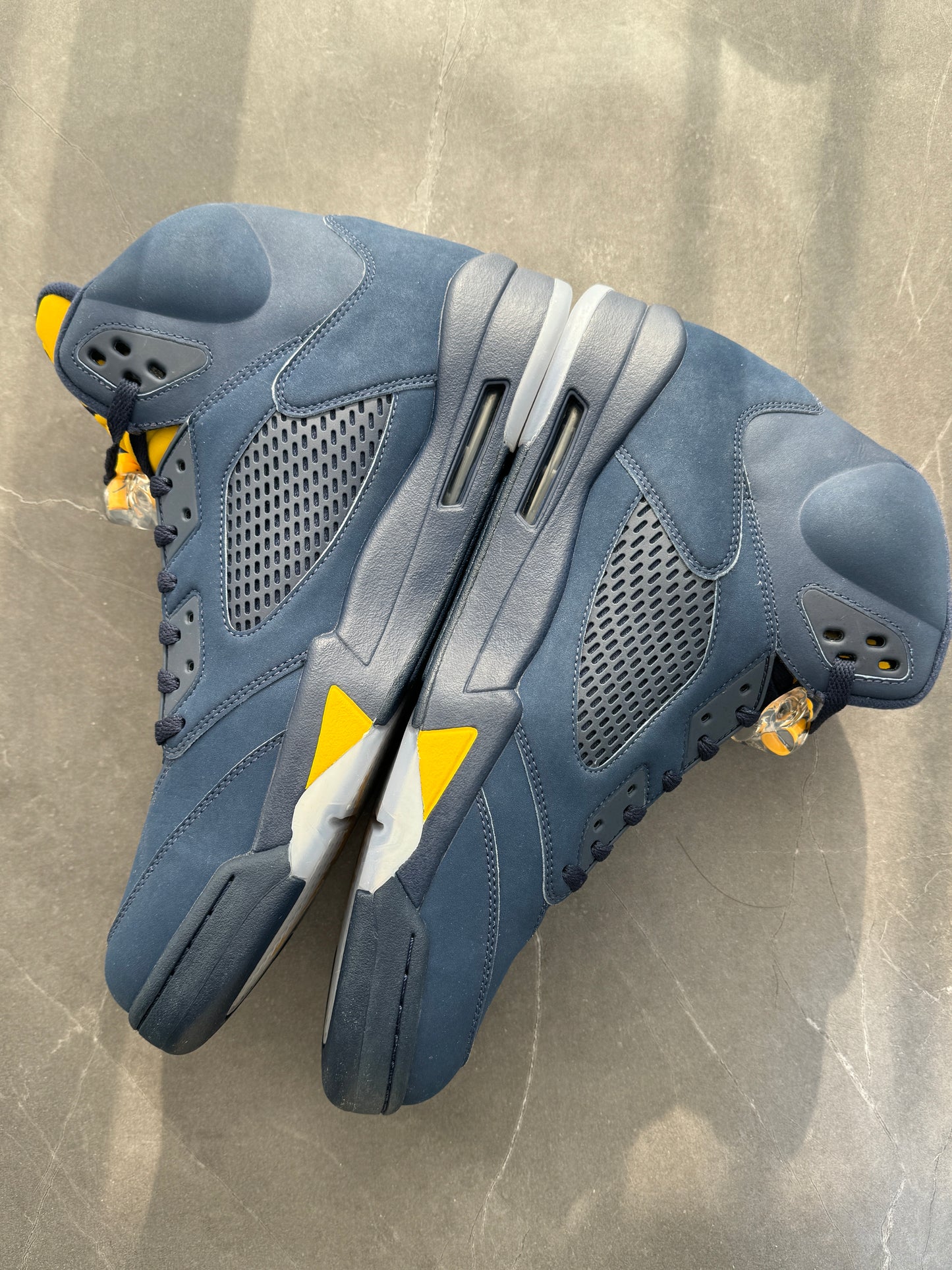 Air Jordan 5 High Michigan PE