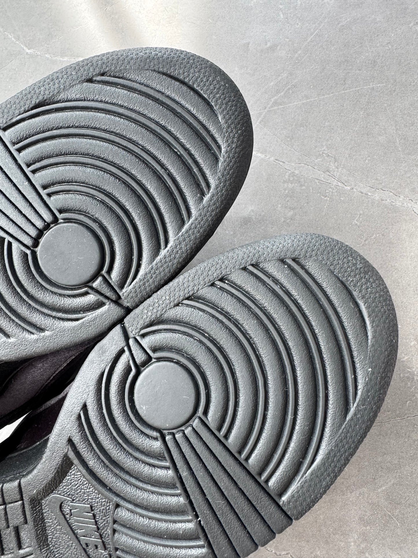 Dunk Low Dover Street Market Triple Black Velvet