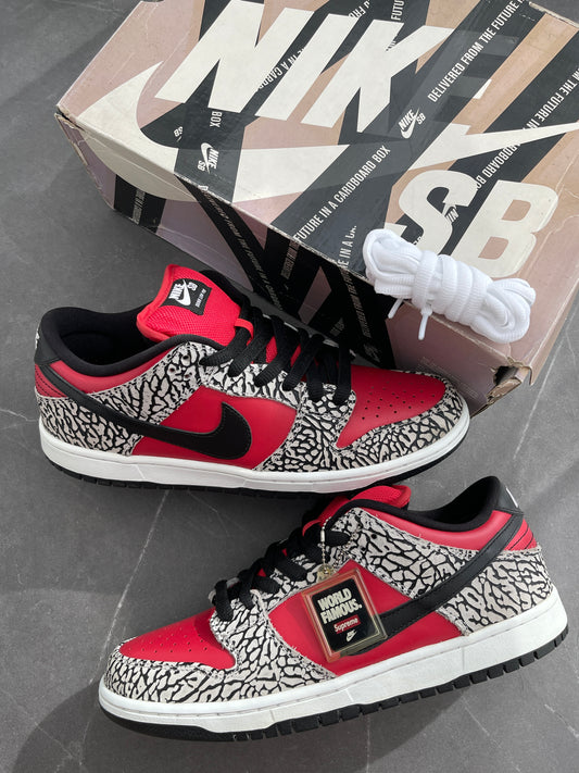 Dunk Low Premium SB Supreme Red Cement US9.5