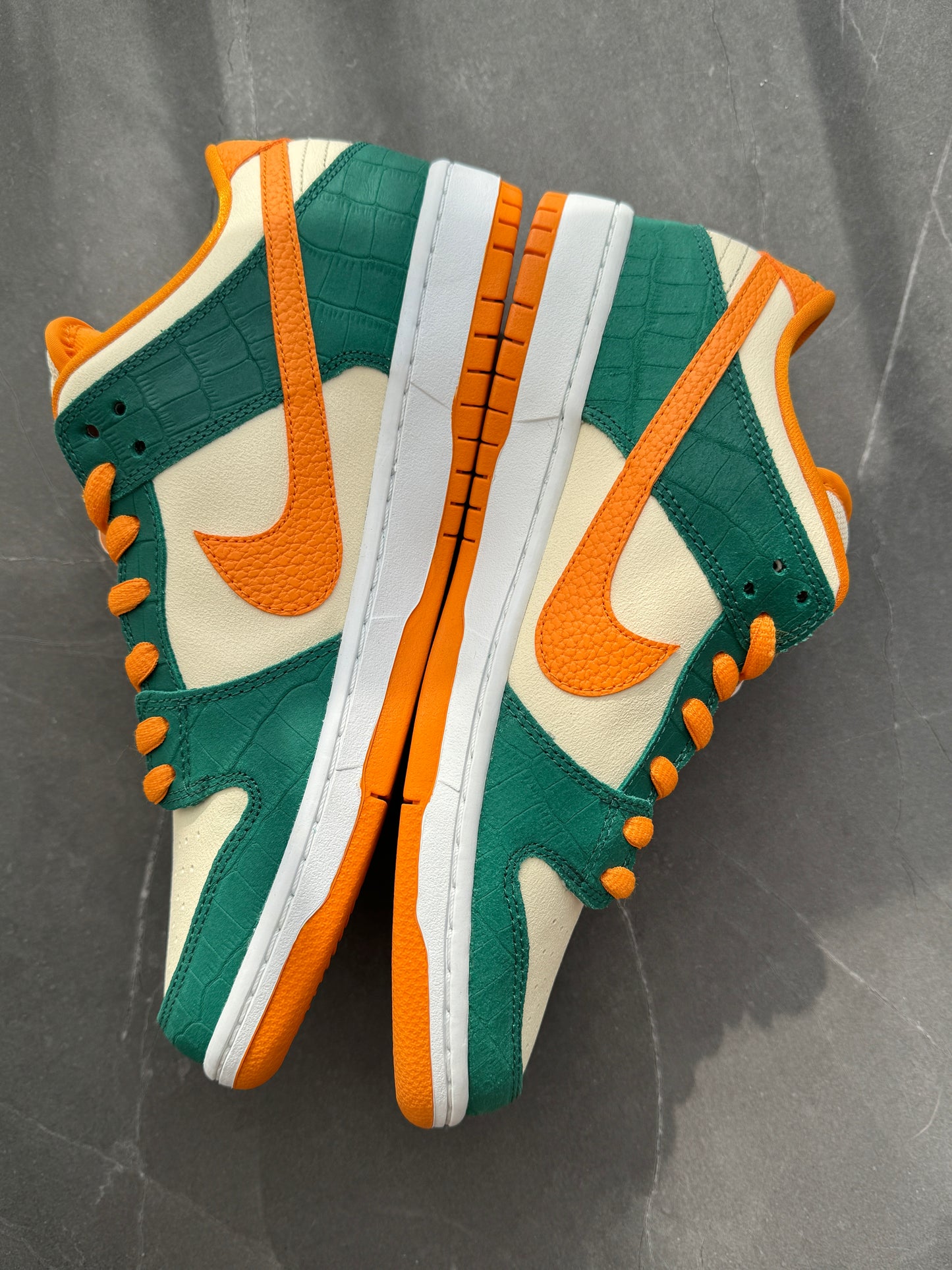 Dunk Low Pro SB Legion Pine Kumquat