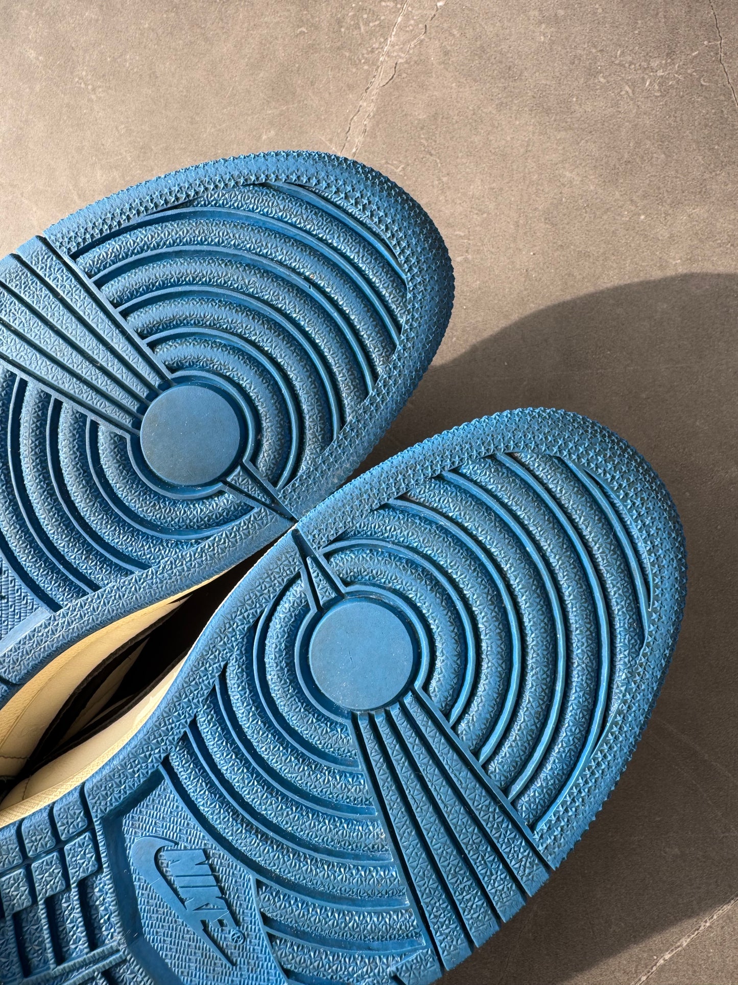 Air Jordan 1 Low Travis Scott Fragment Design US8.5