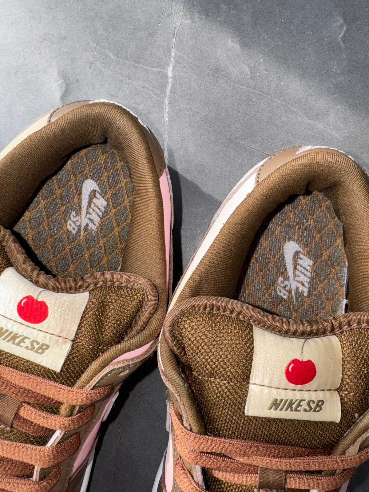 Dunk Low Pro SB Stussy Cherry 2005 US8.5