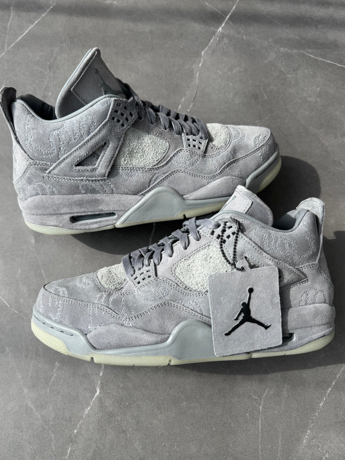 Air Jordan 4 Kaws Grey US9.5 2️⃣