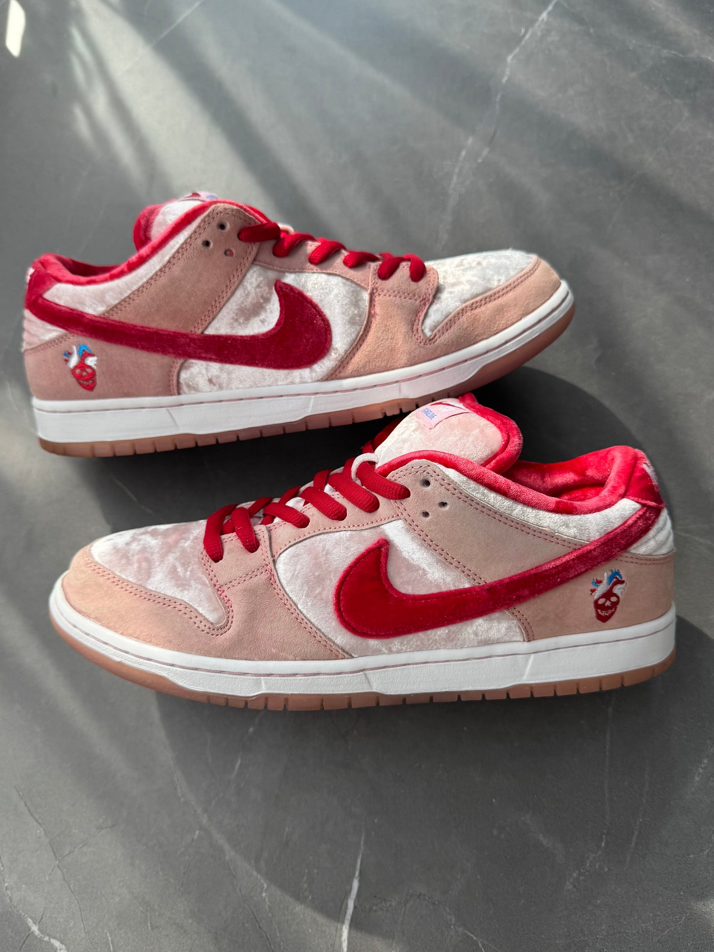 Dunk Low Pro SB Strange Love US11