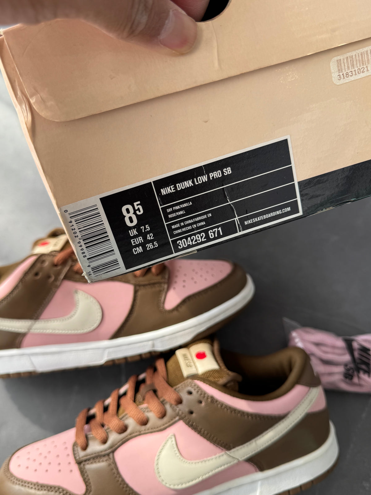 Dunk Low Pro SB Stussy Cherry 2005 US8.5