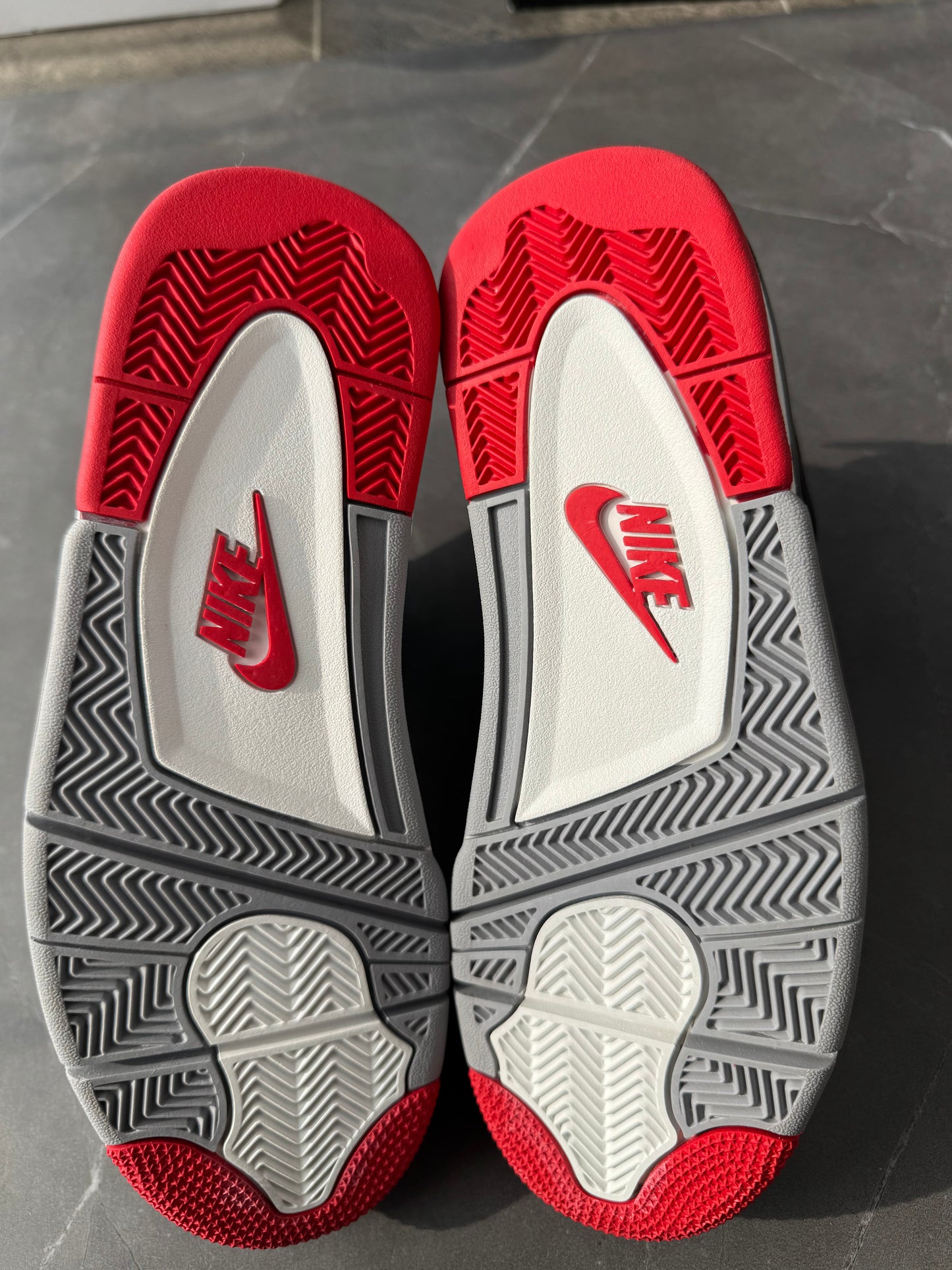 Air Jordan 4 Bred 2019