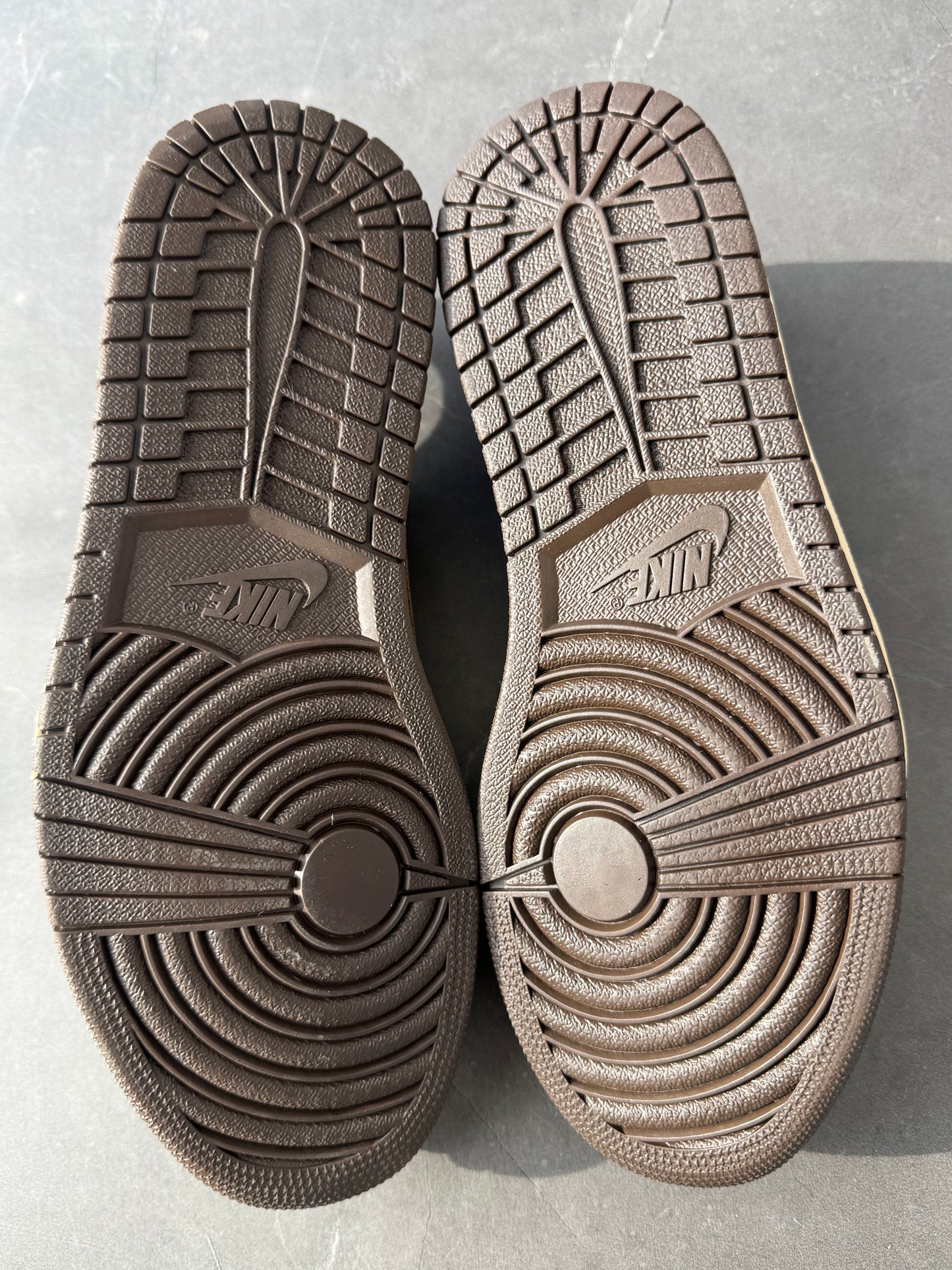 Air Jordan 1 Low Travis Scott Mocha US9