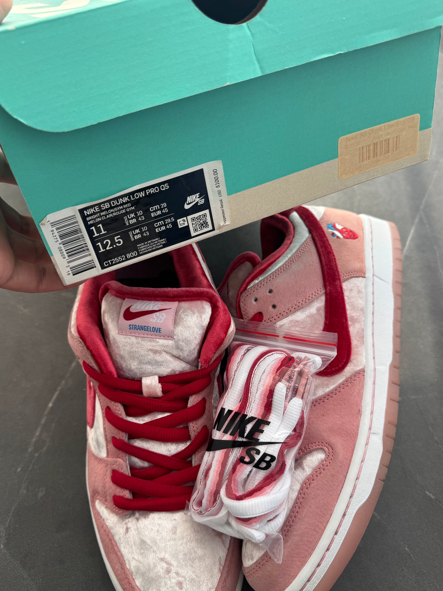 Dunk Low Pro SB Strange Love US11