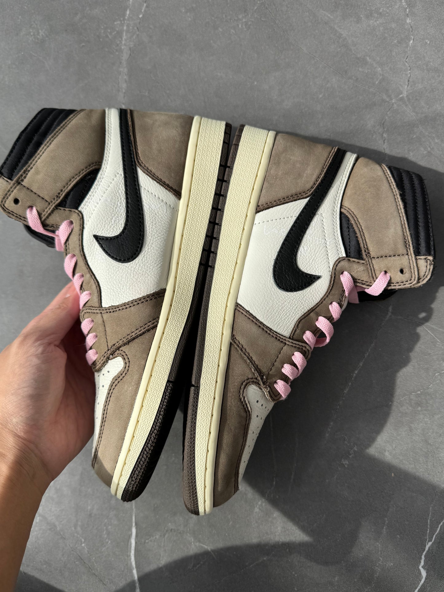 Air Jordan 1 High Travis Scott Mocha US9.5