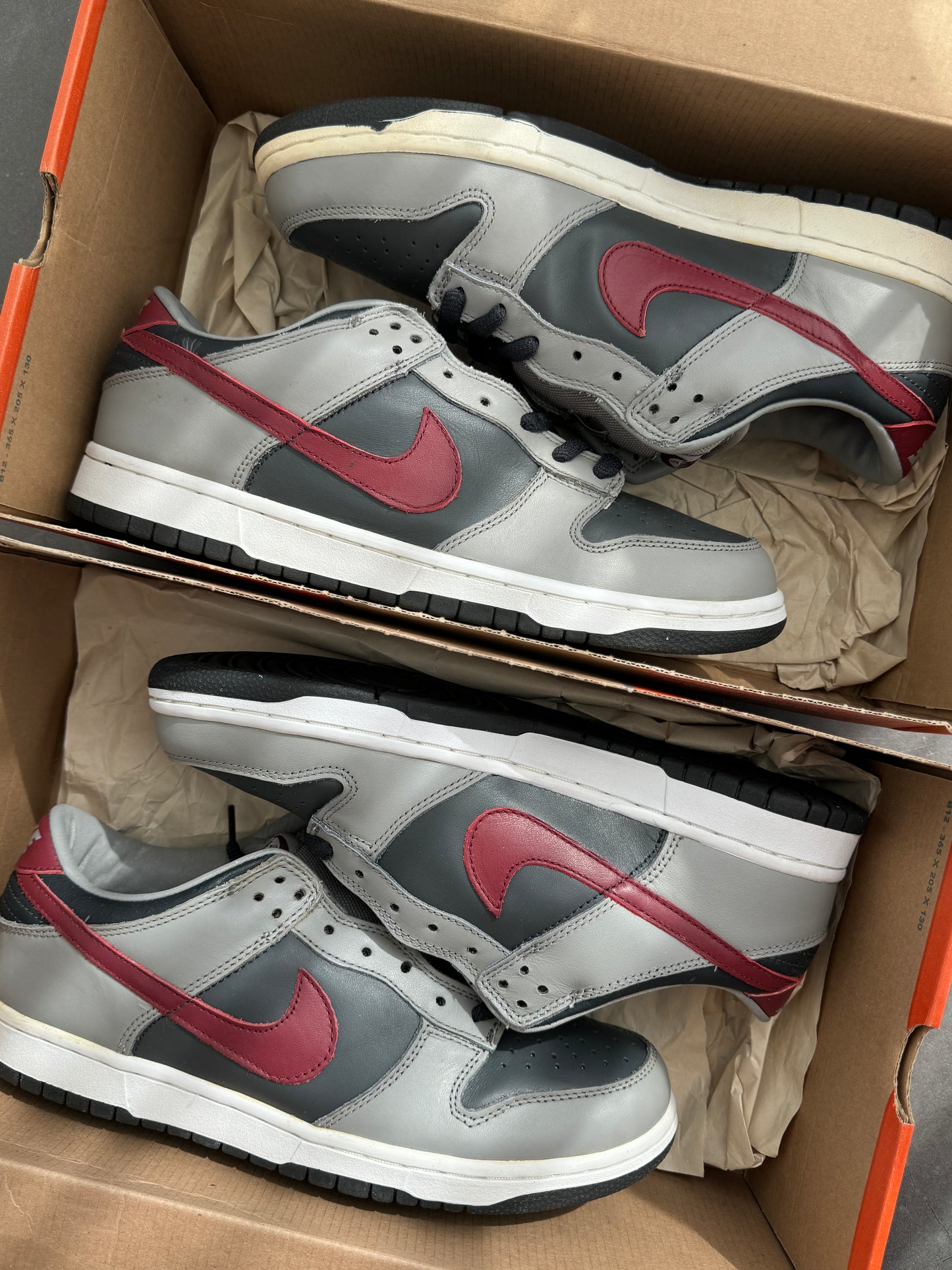 Dunk Low Pro B Medium Grey Team Red Anthracite 2002