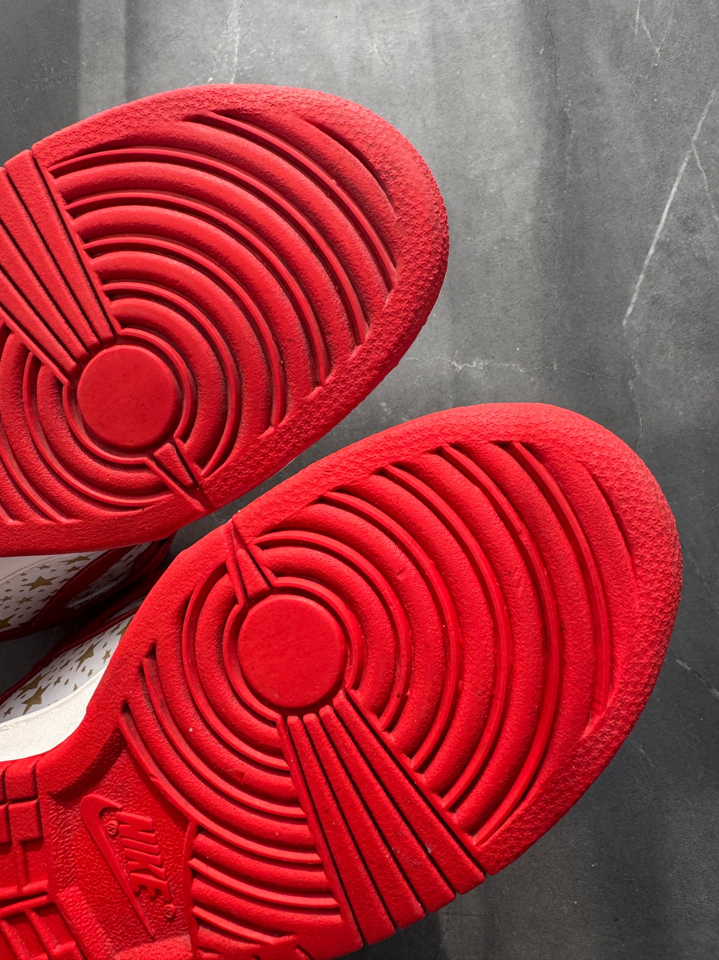 Dunk High Pro SB Supreme Red Star 2003