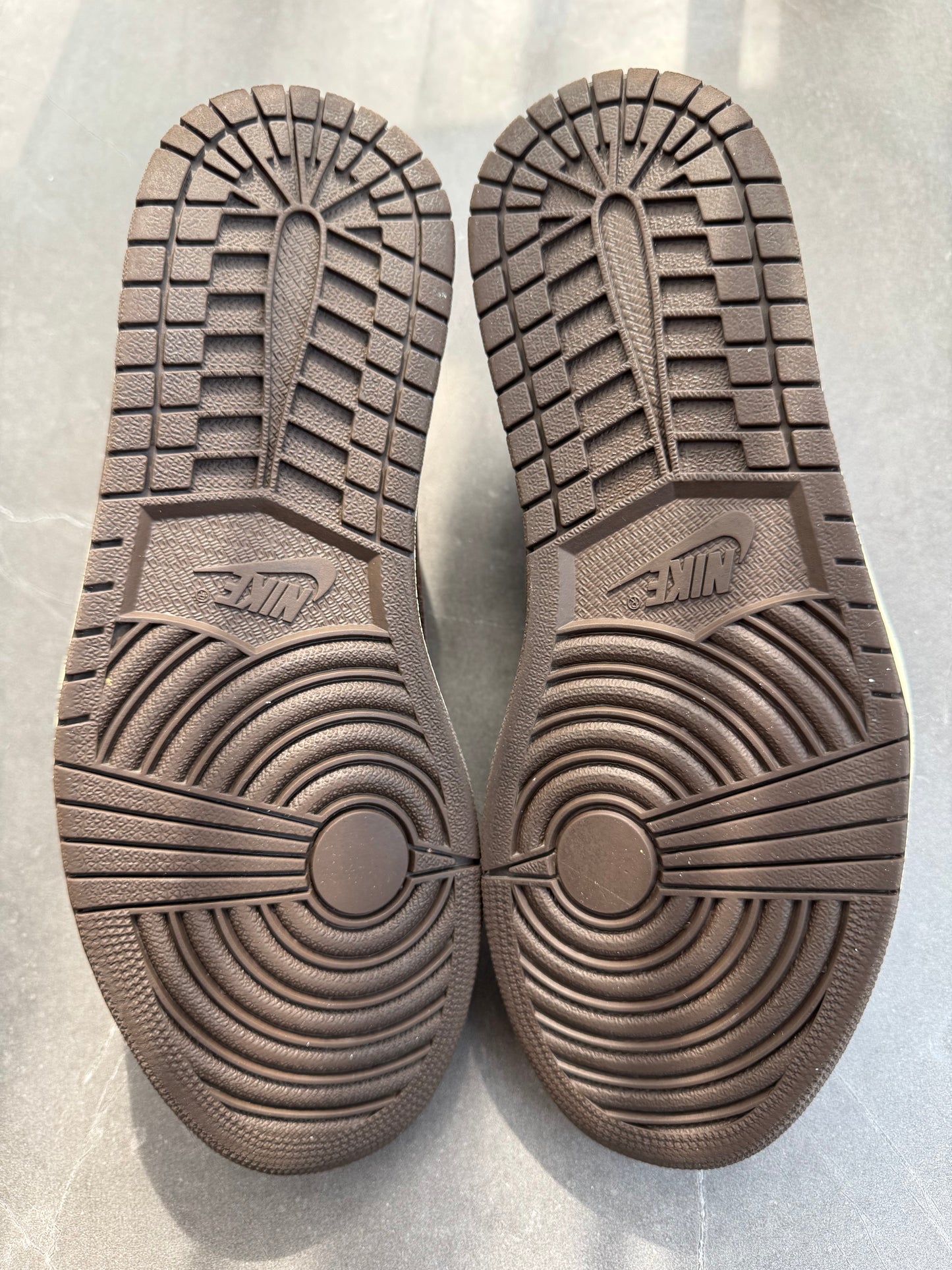 Air Jordan 1 Low Travis Scott Mocha US9.5