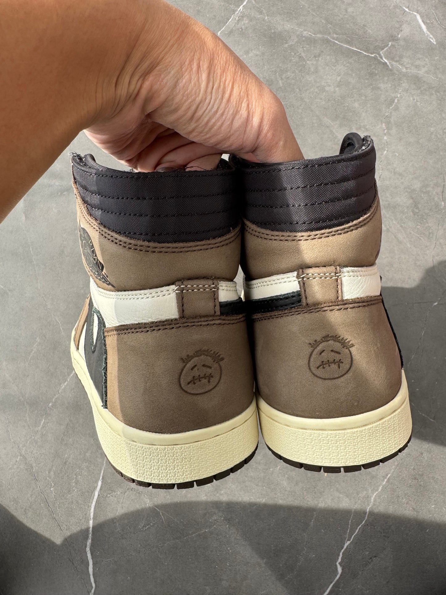 Air Jordan 1 High Travis Scott Mocha US9.5