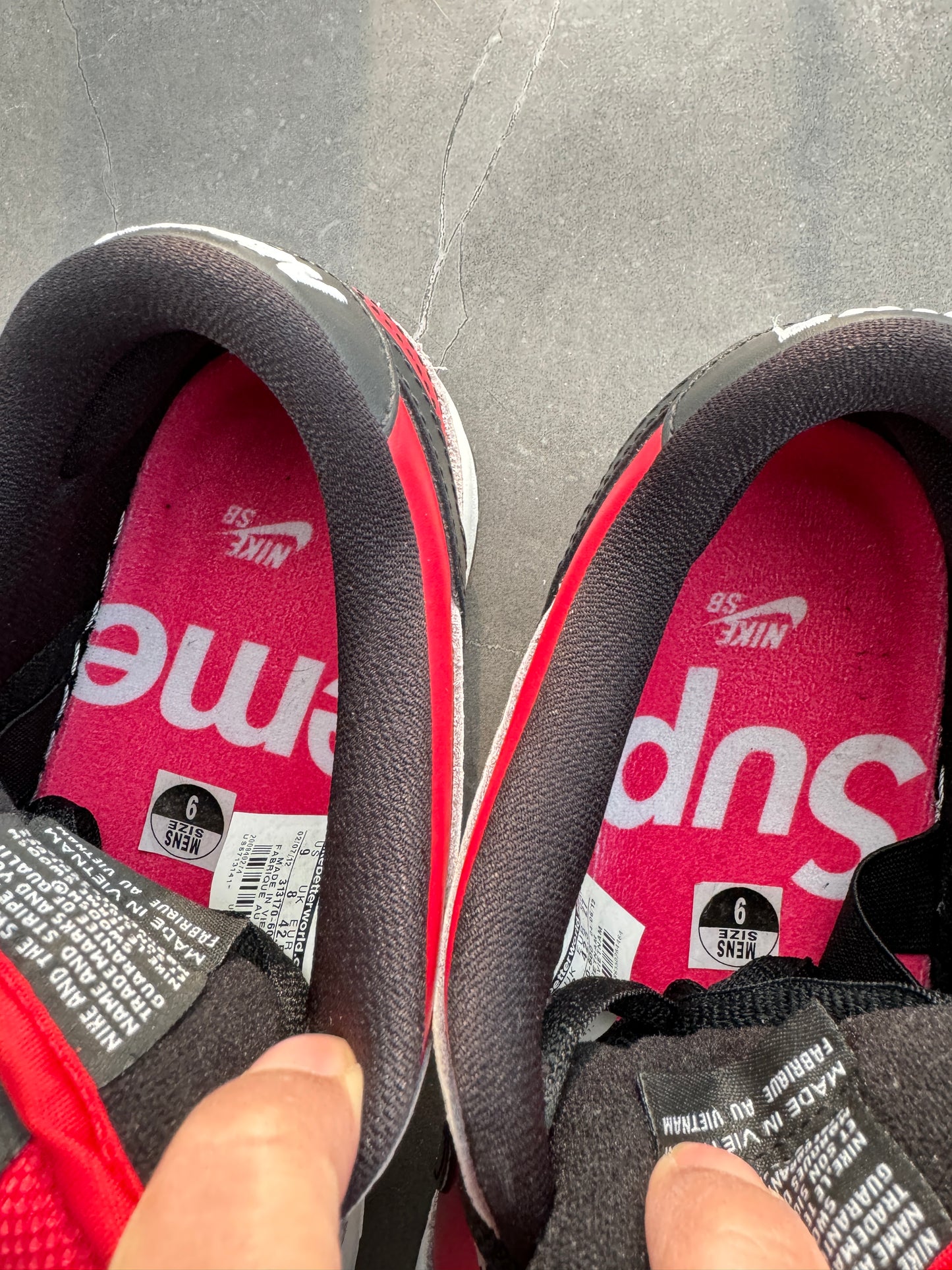 Dunk Low Premium SB Supreme Red Cement US9