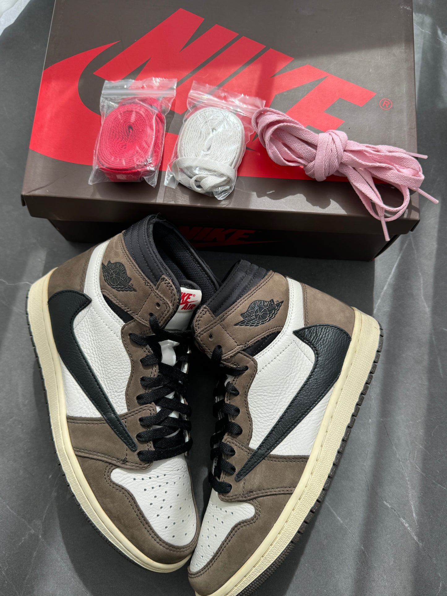 Air Jordan 1 High Travis Scott Mocha US8