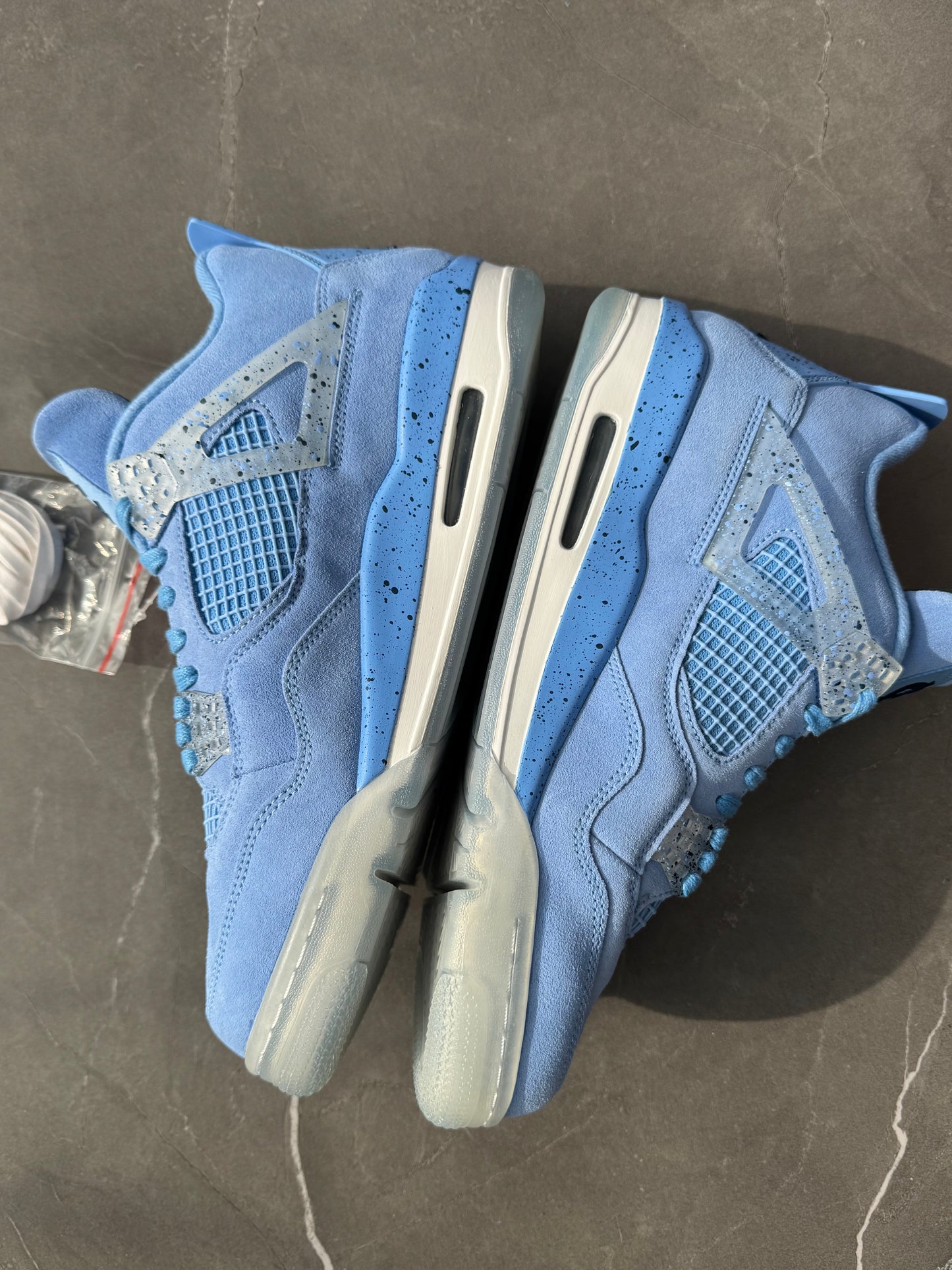 Air Jordan 4 UNC PE