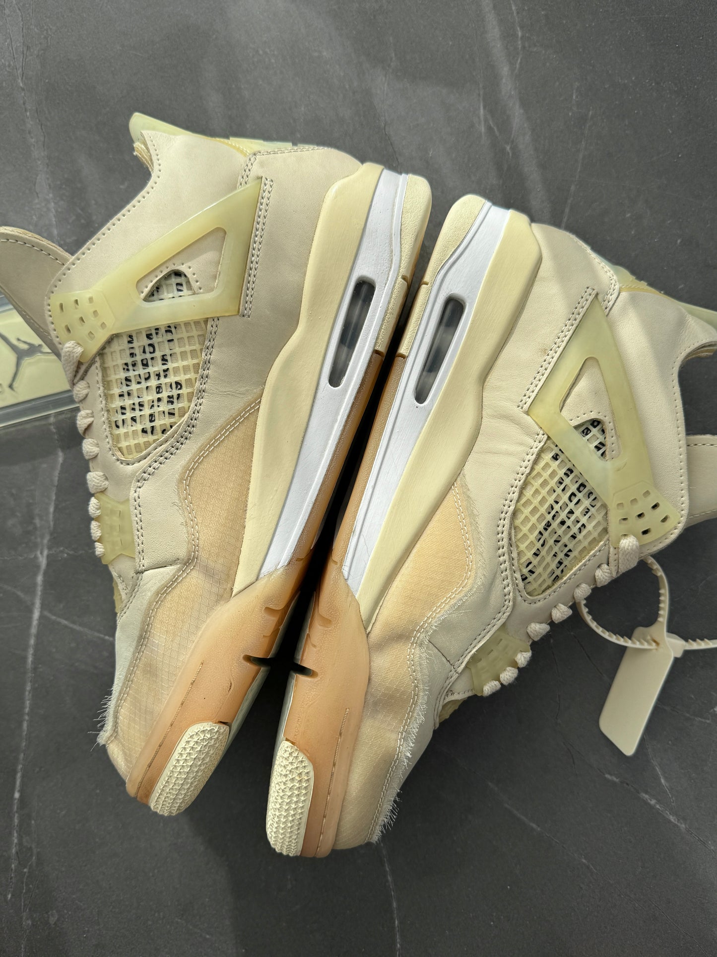 Air Jordan 4 Off-White Sail 9M