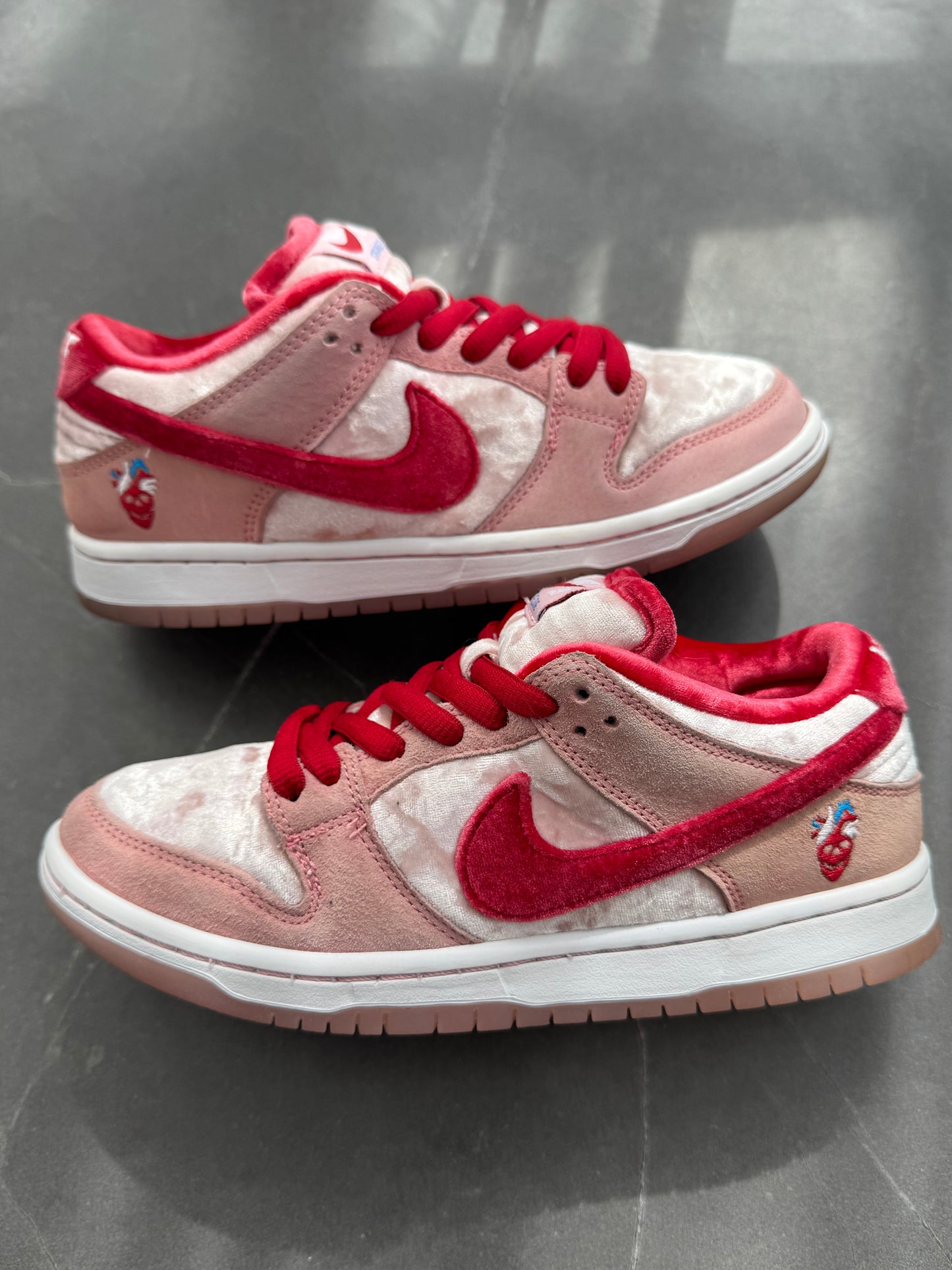 Dunk Low Pro SB Strange Love US5
