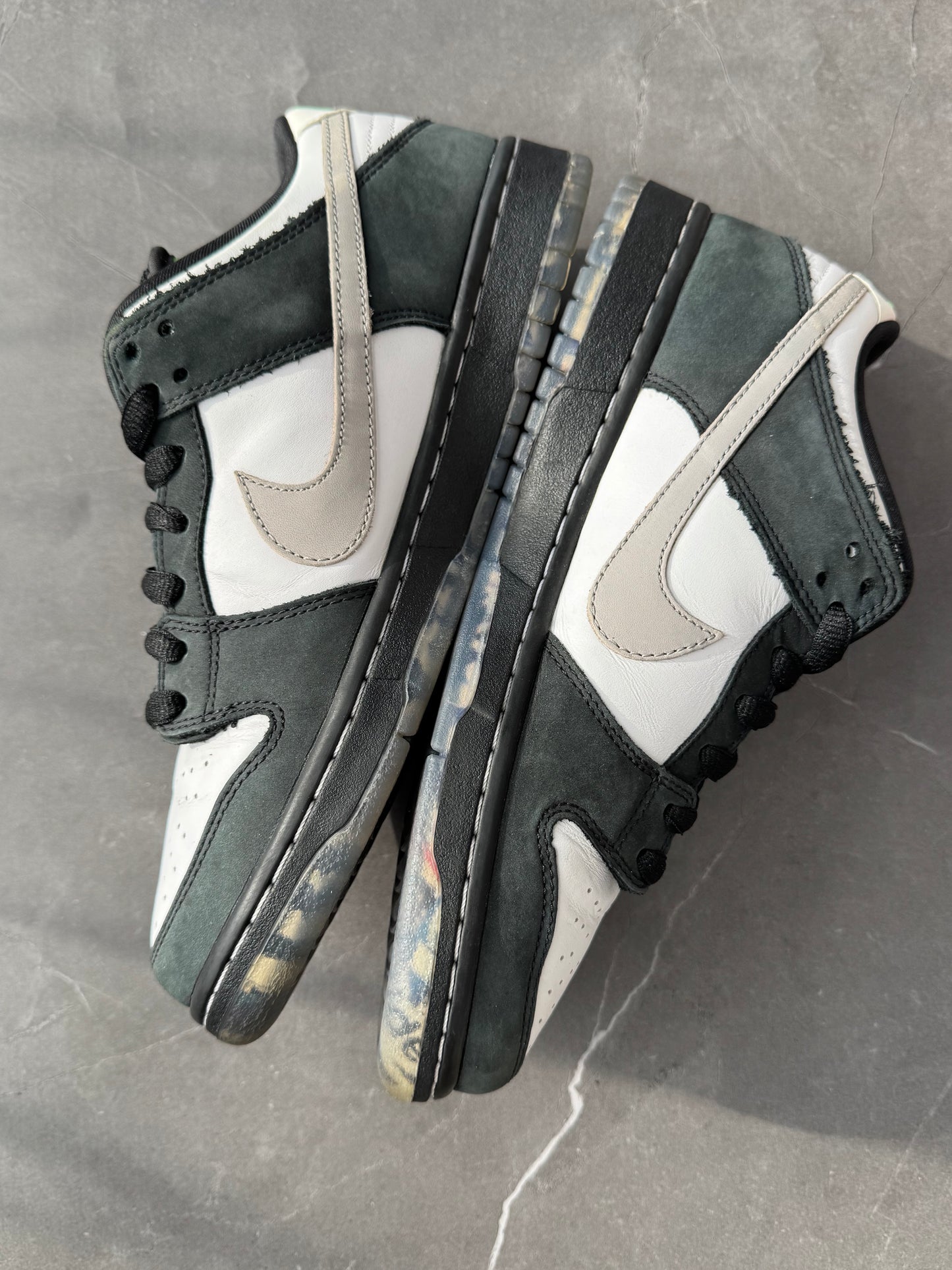 Dunk Low Pro SB Panda Pigeon US9