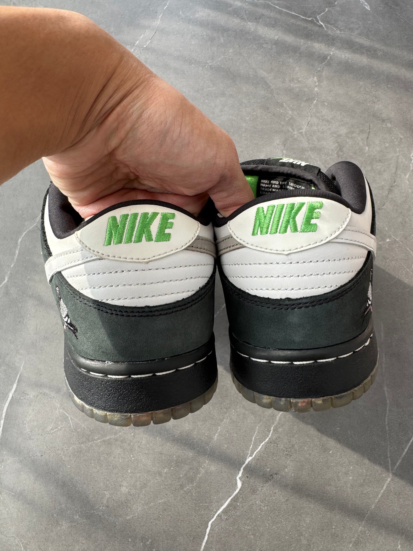 Dunk Low Pro SB Panda Pigeon US9