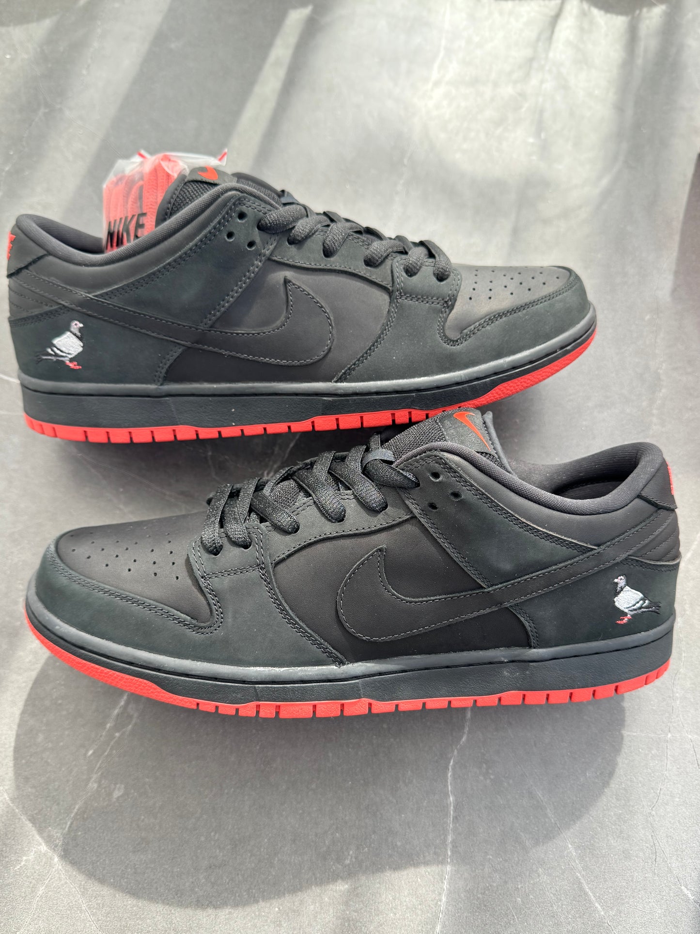 Dunk Low Pro SB Black Pigeon US12