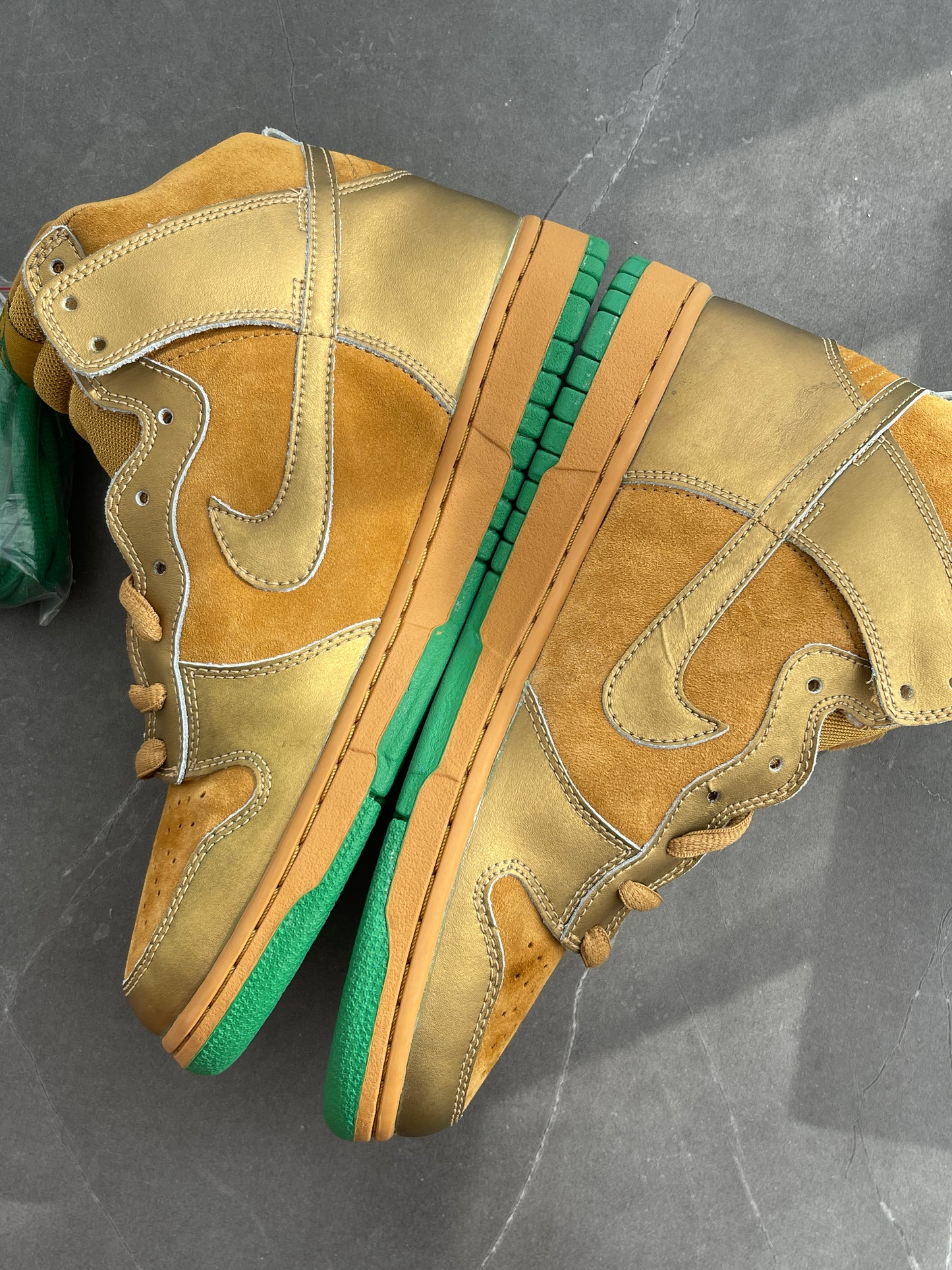 Dunk High Pro SB Lucky 2003