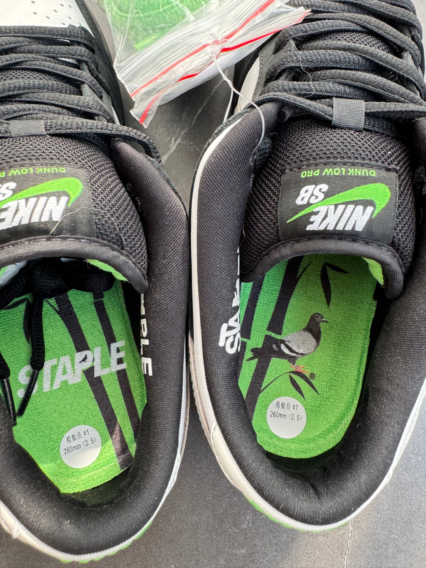 Dunk Low Pro SB Panda Pigeon US8