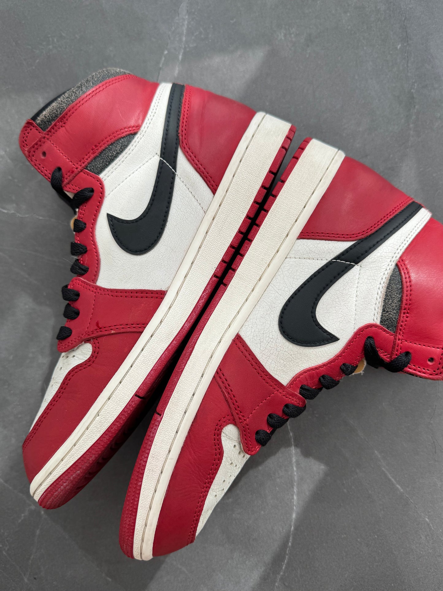 Air Jordan 1 High Chicago Lost & Found