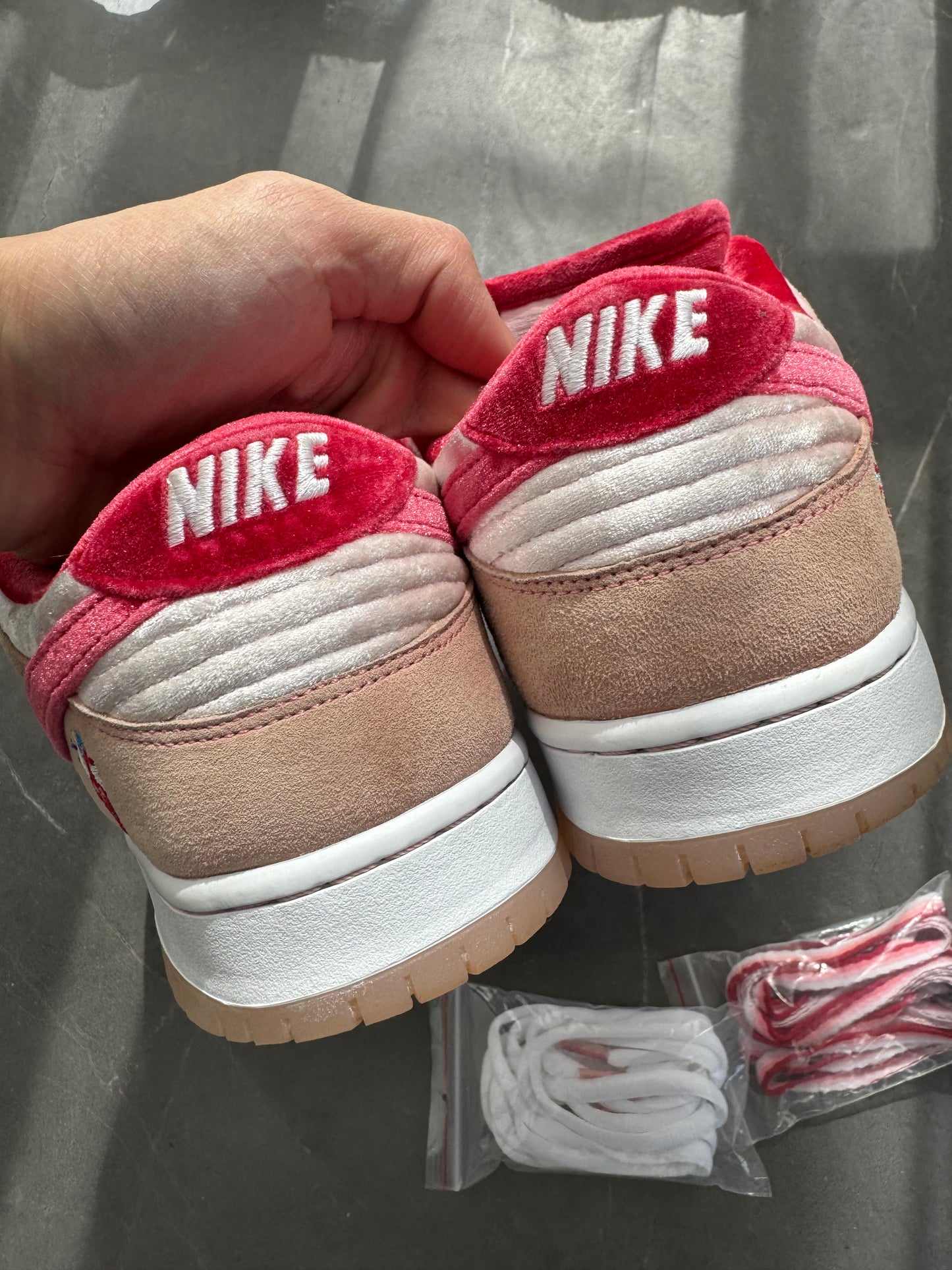 Dunk Low Pro SB Strange Love US12