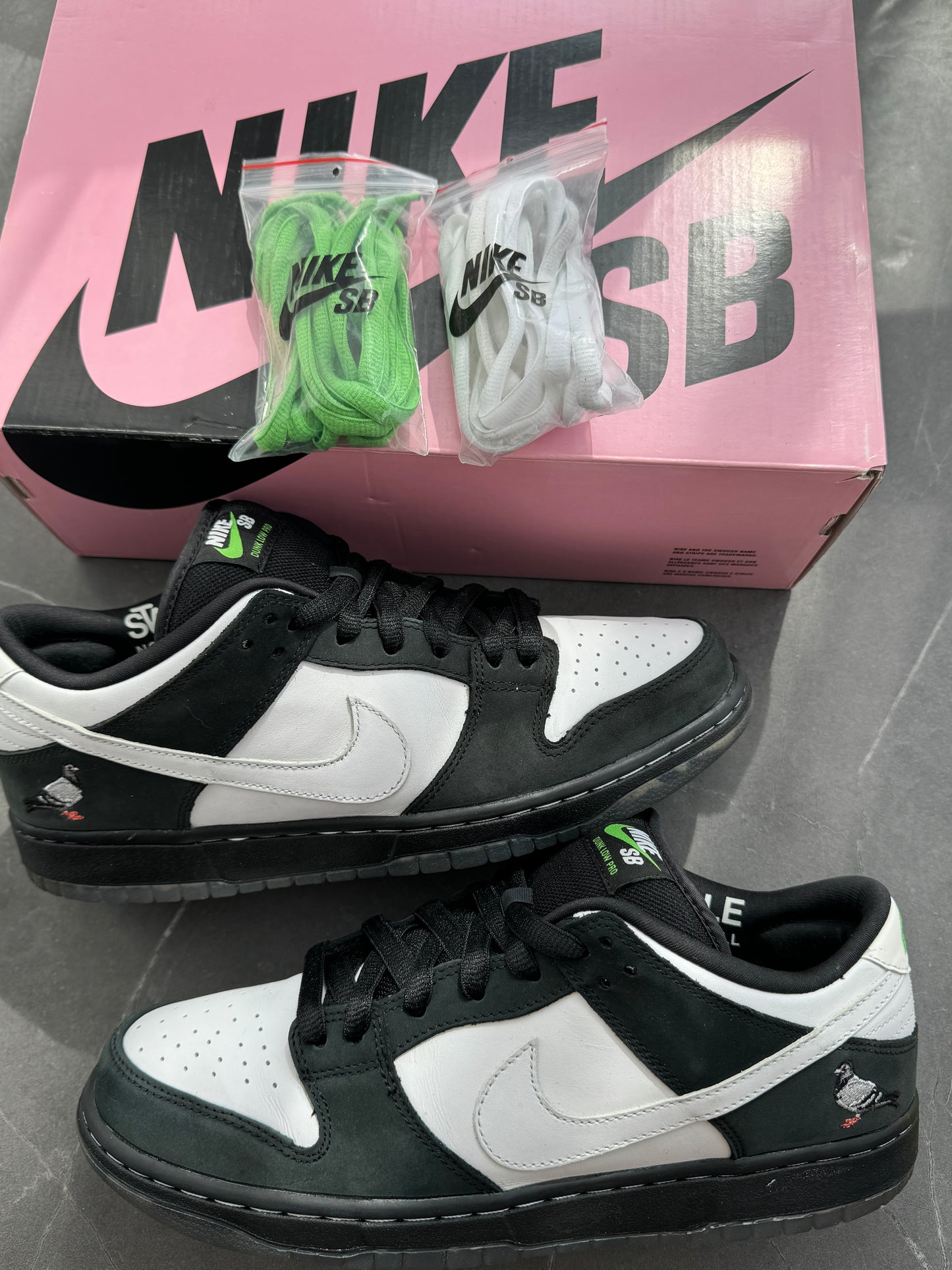 Dunk Low Pro SB Panda Pigeon US10