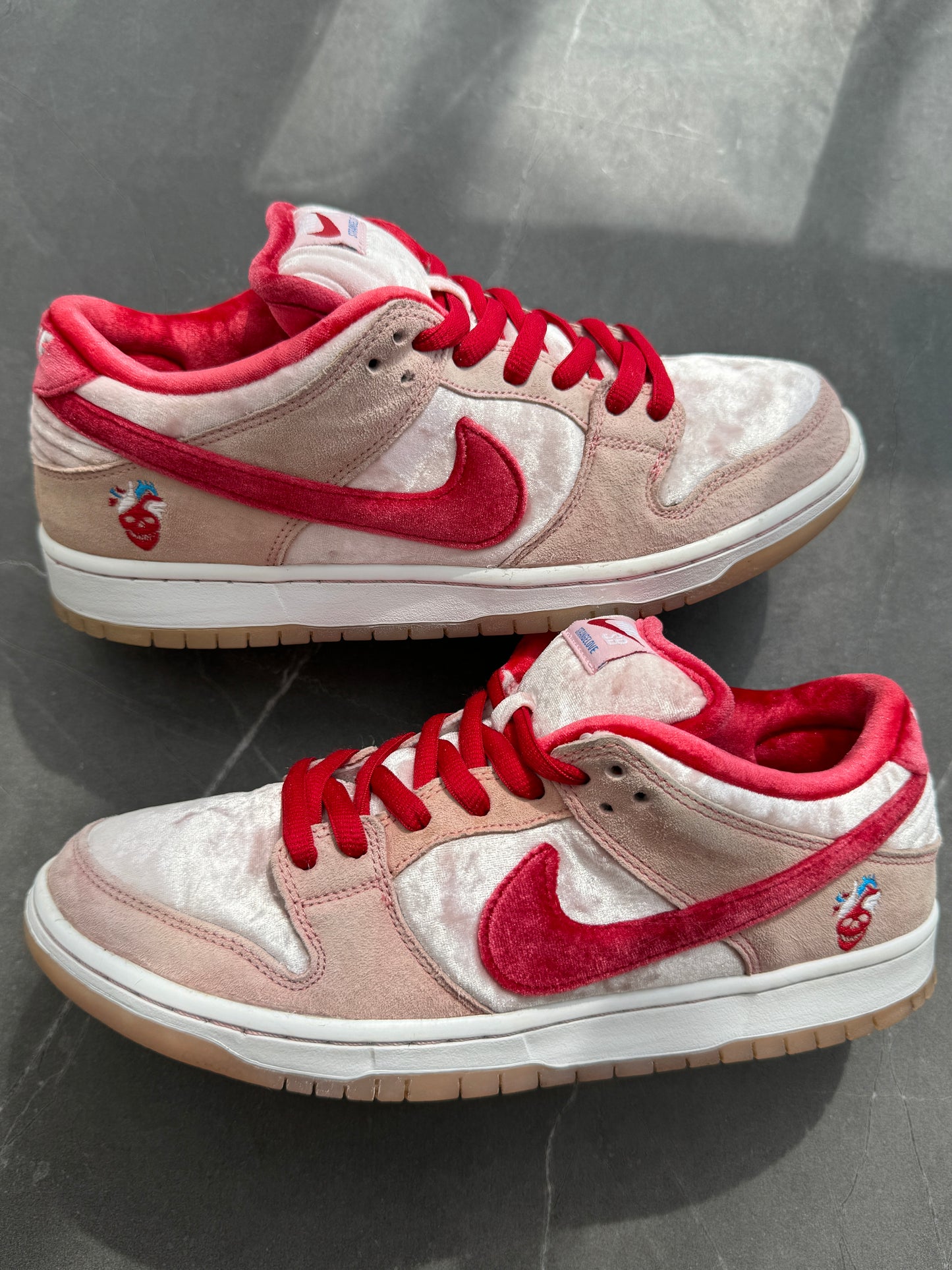 Dunk Low Pro SB Strange Love US9