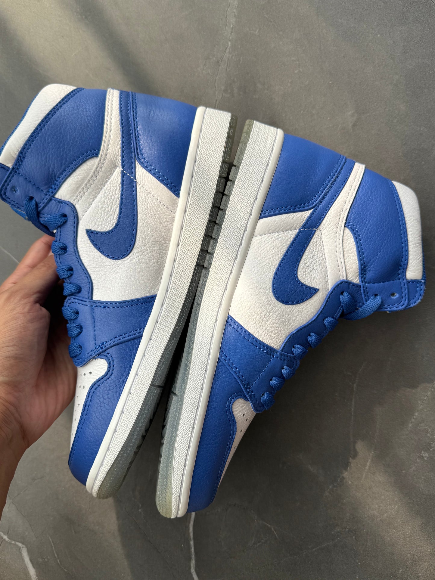 Air Jordan 1 High Colette Friends & Family