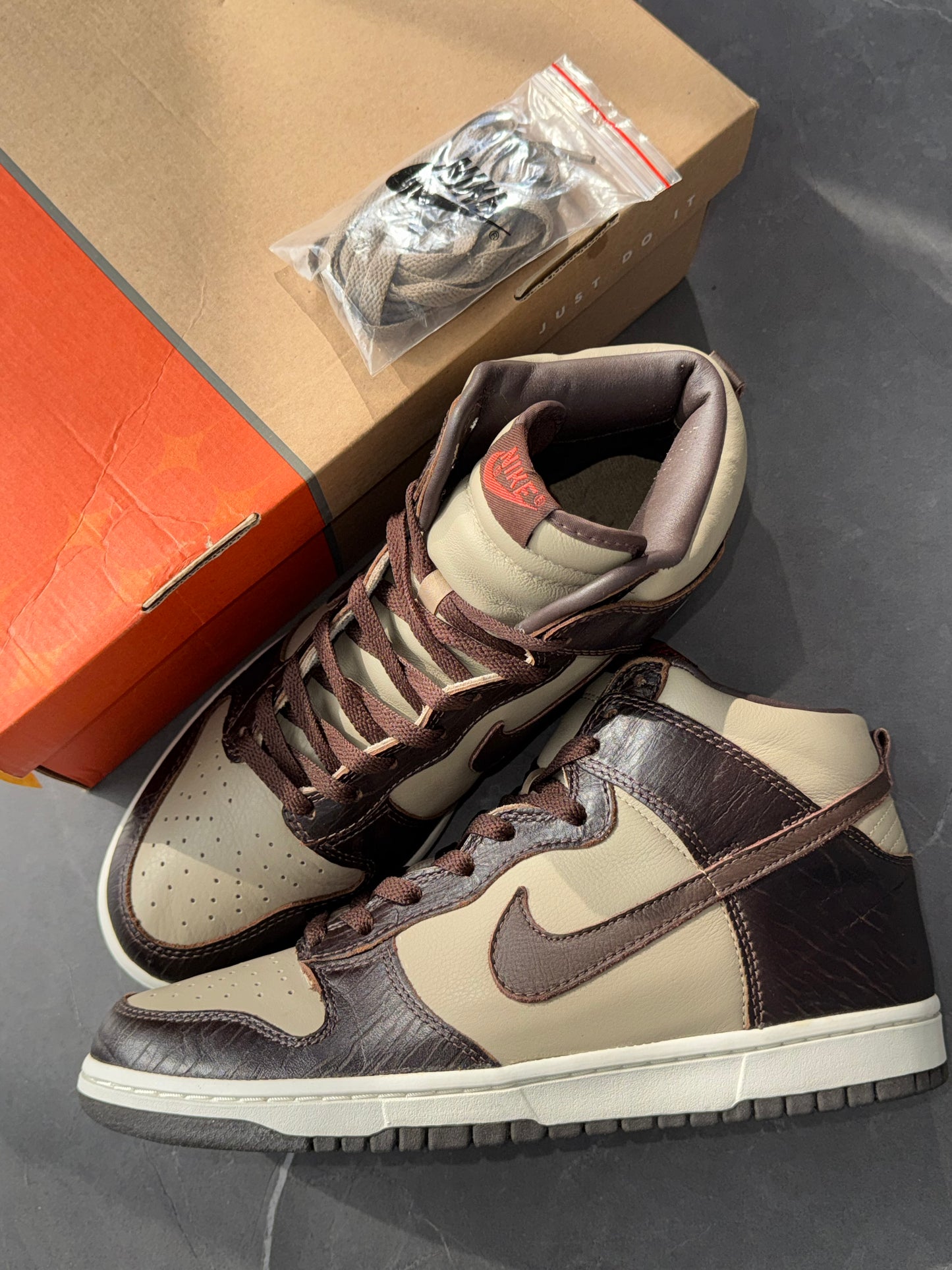 Dunk High Premium Khaki Brown 2003