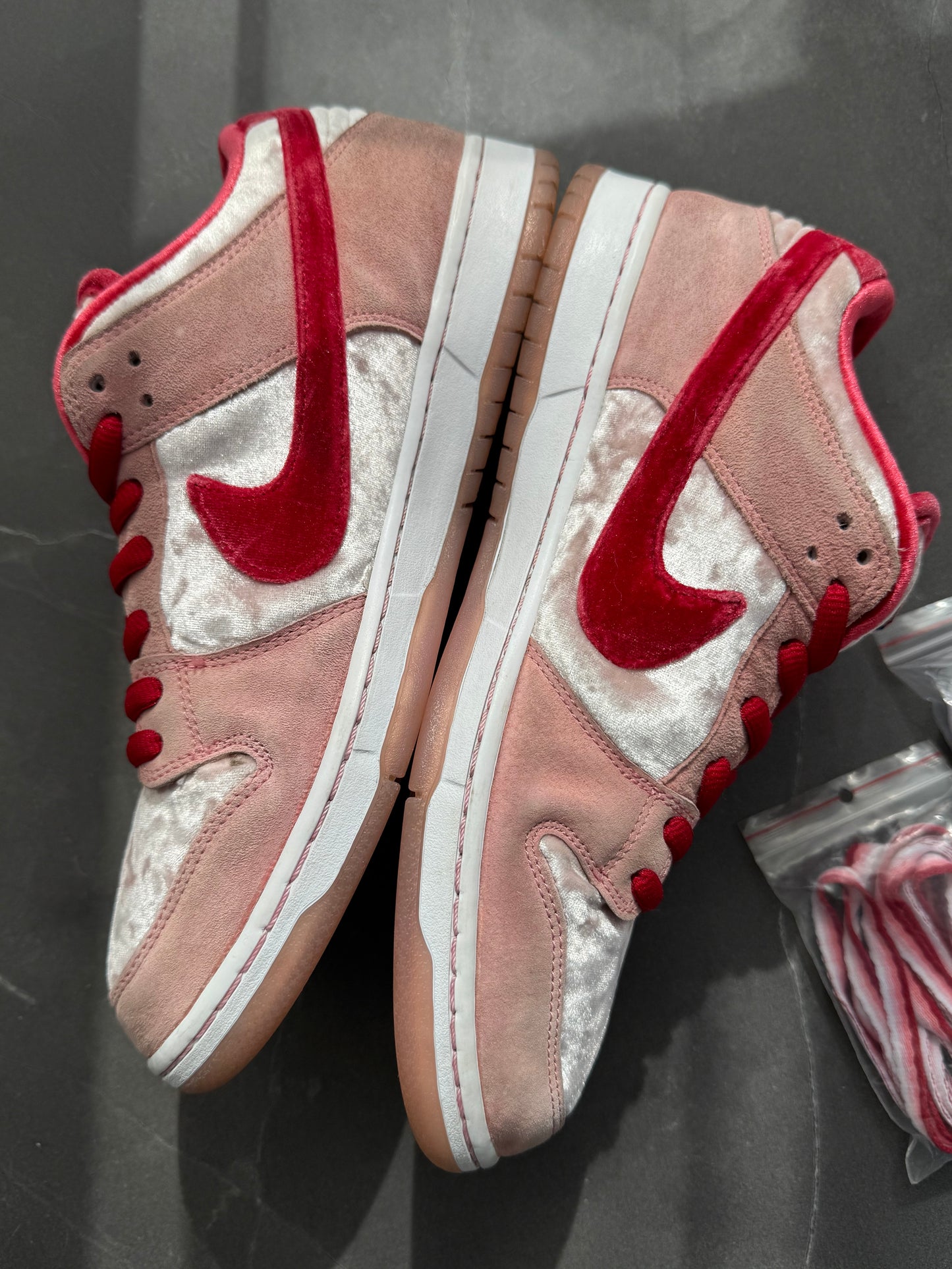Dunk Low Pro SB Strange Love US11