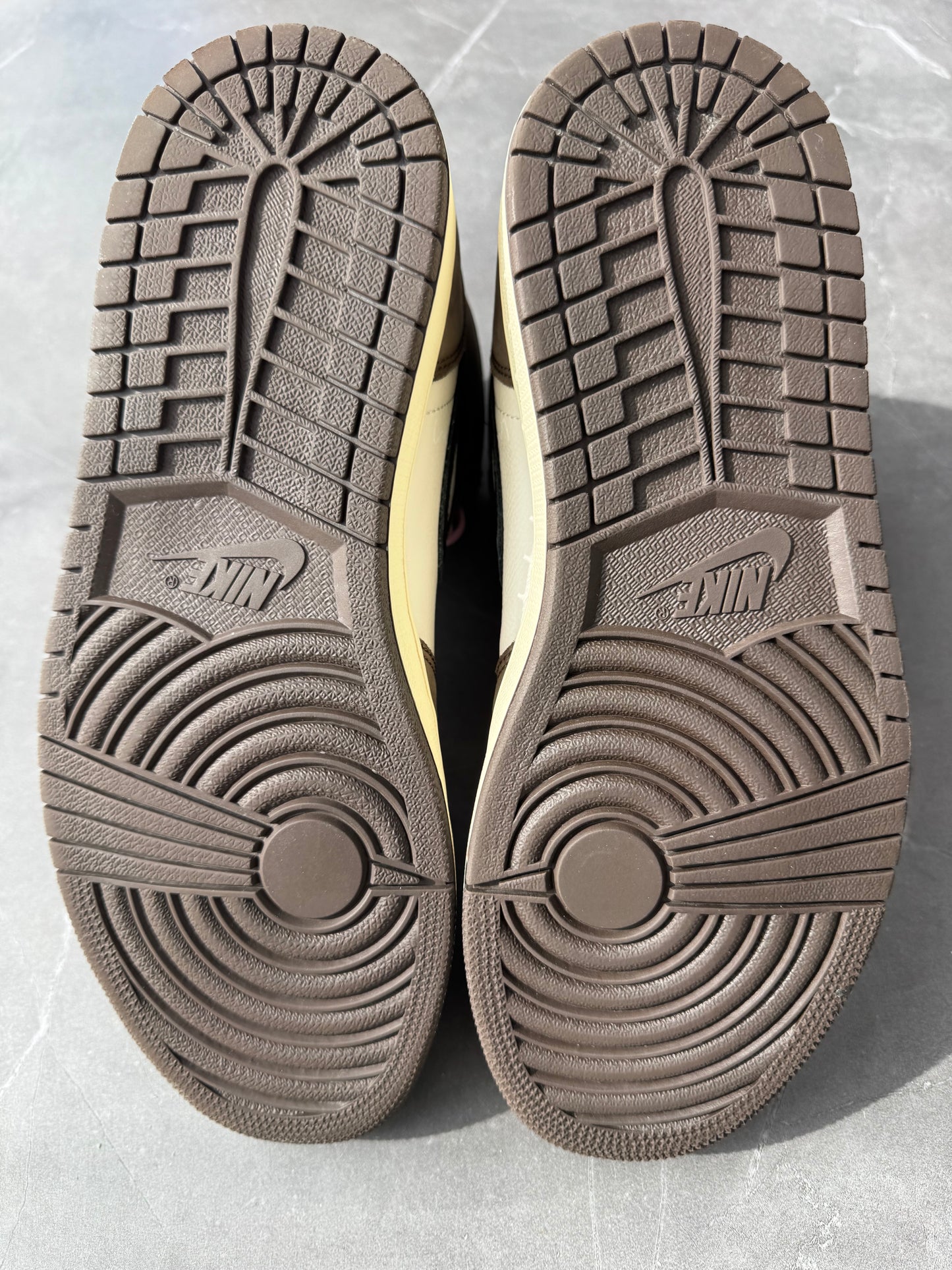 Air Jordan 1 High Travis Scott Mocha US9.5