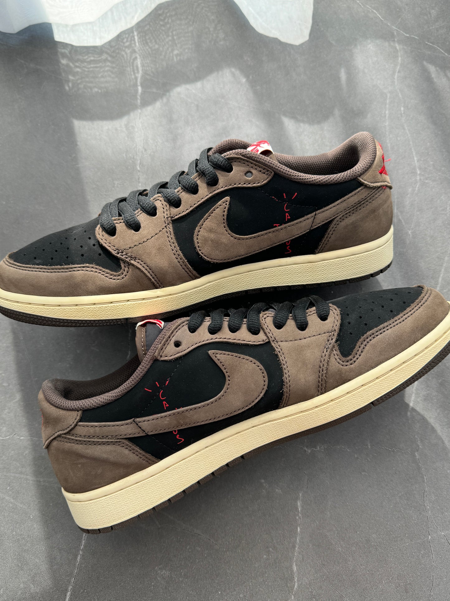 Air Jordan 1 Low Travis Scott Mocha US10.5