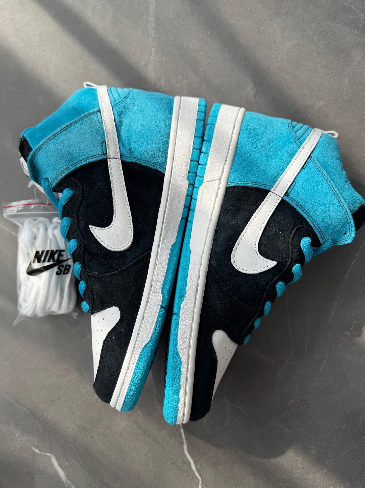 Dunk High Pro SB Send Help 2006