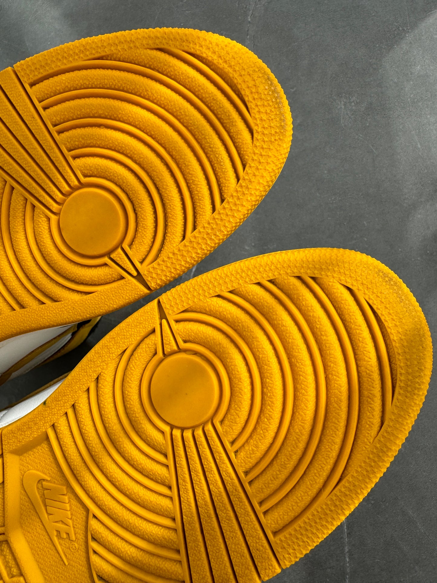 Air Jordan 1 High Yellow Ochre