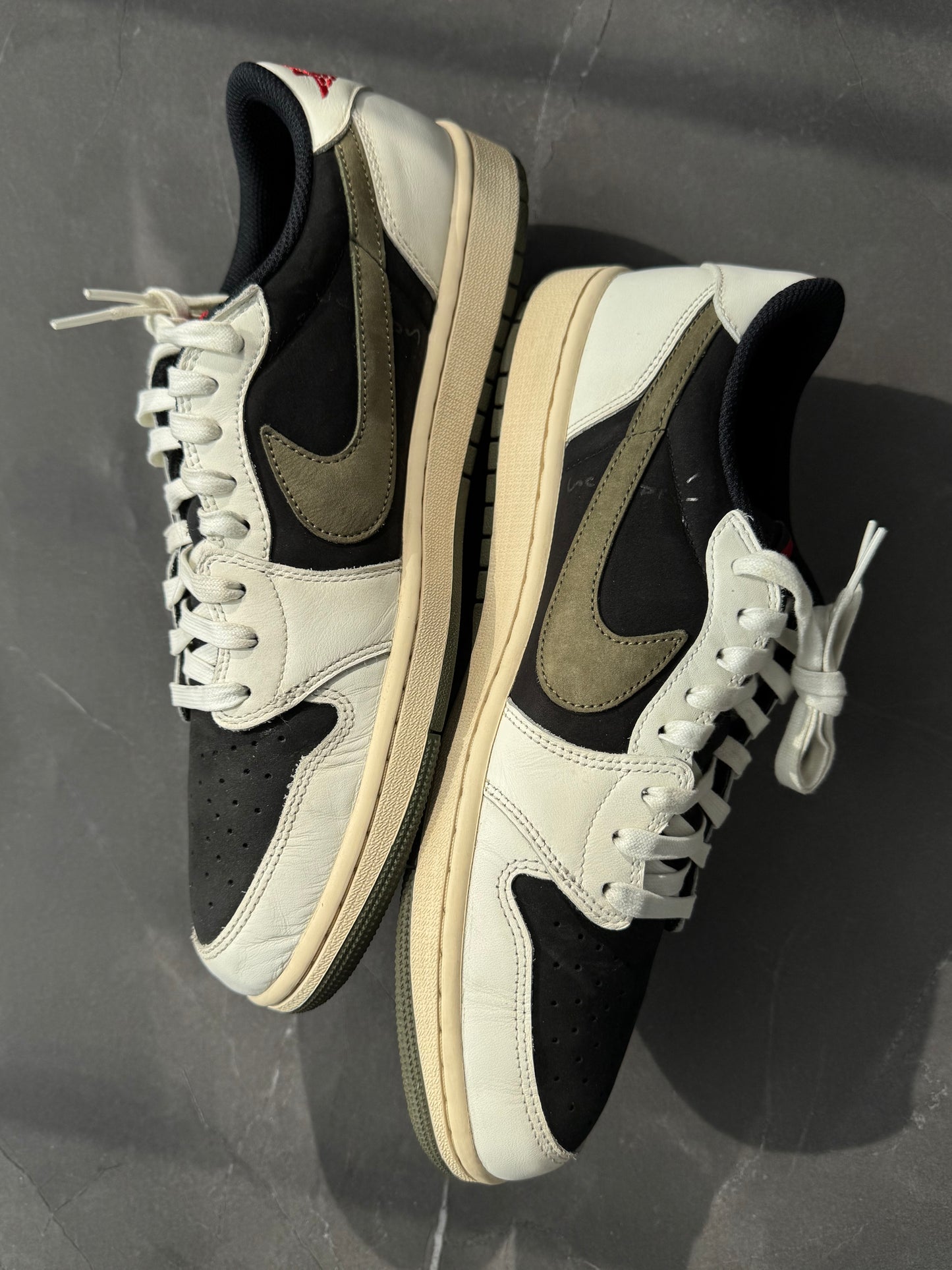 Air Jordan 1 Low Travis Scott Olive
