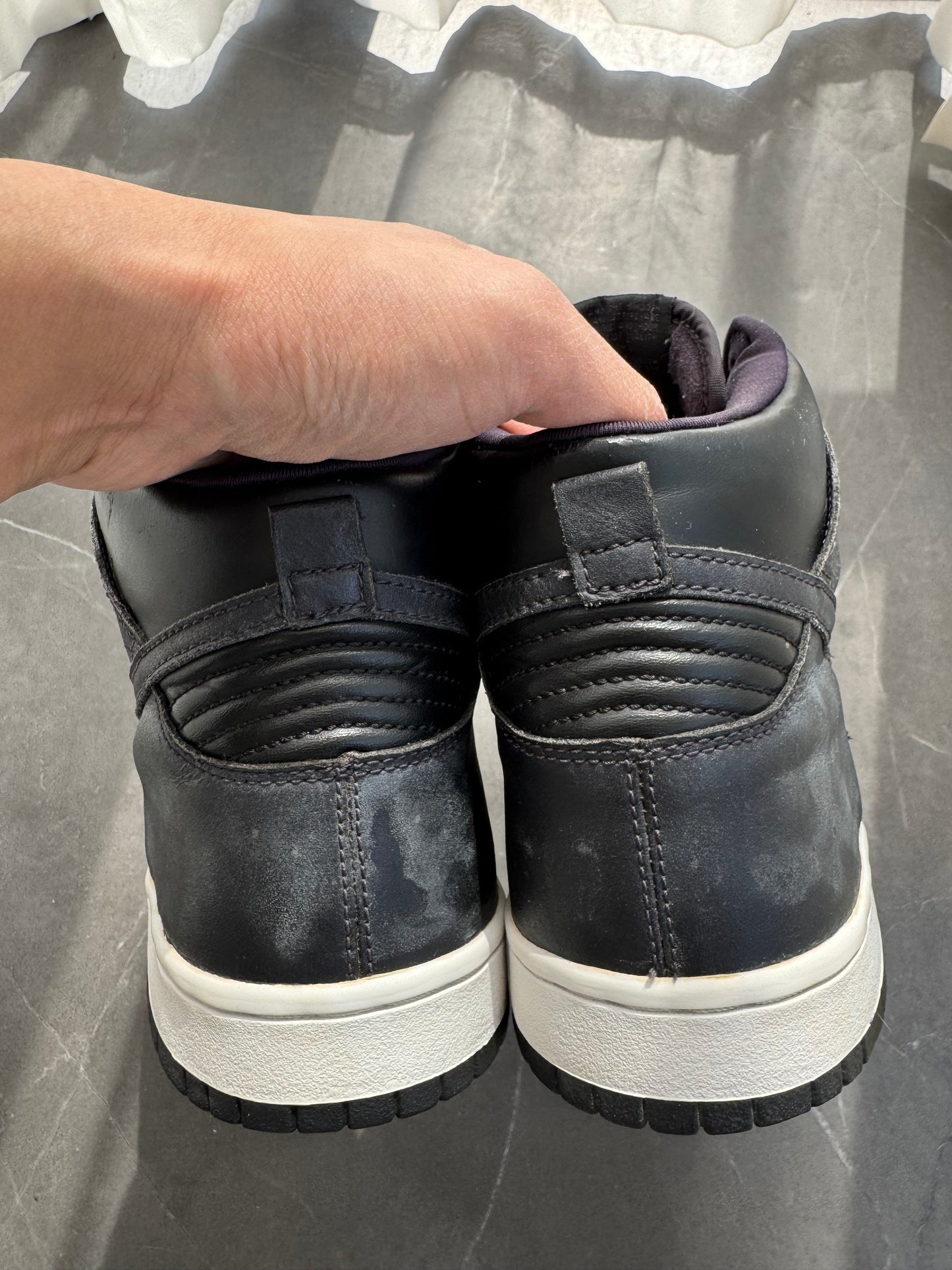 Dunk High LE Metallic Purple Black 2002
