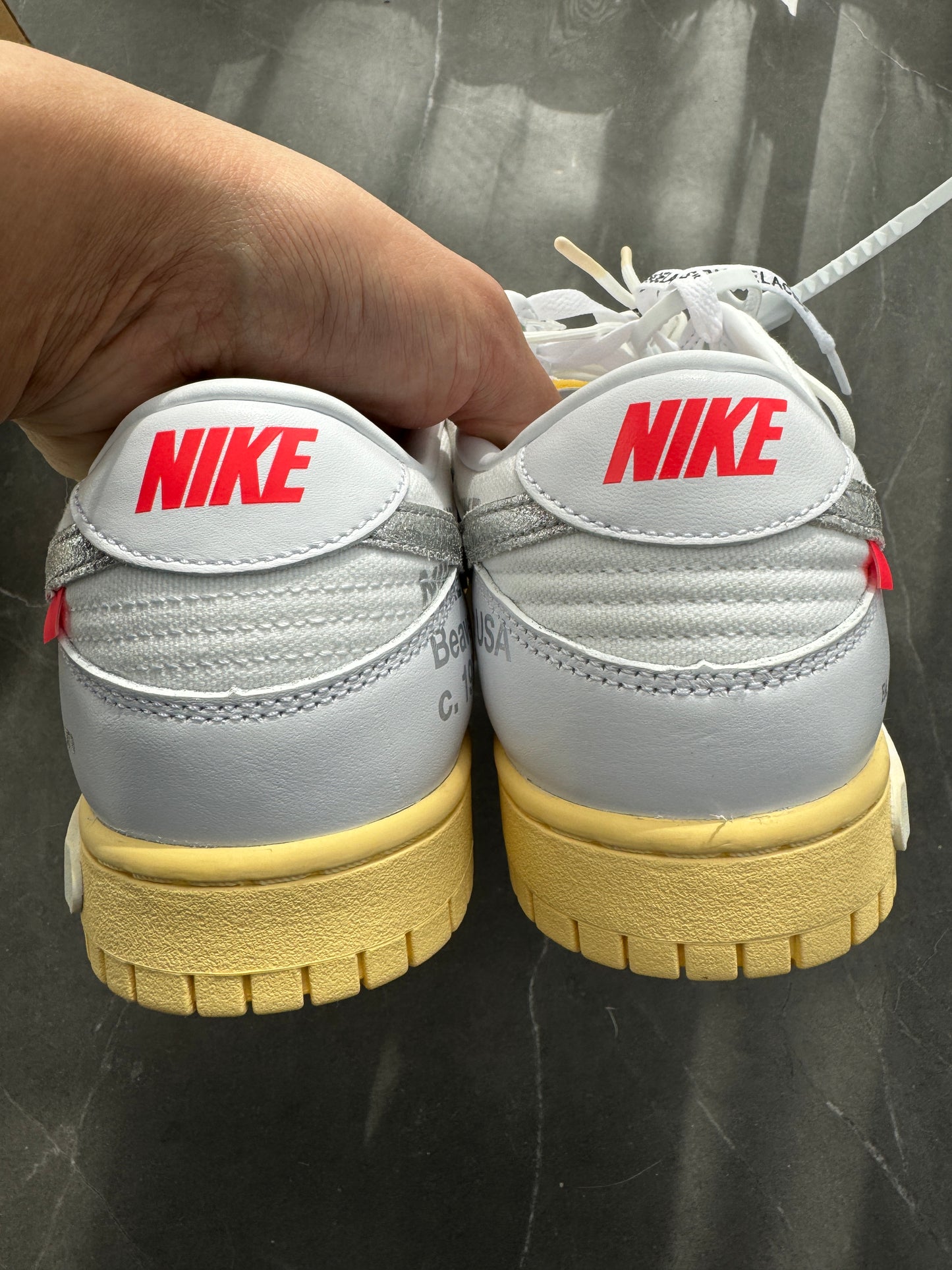 Dunk Low Off-White Lot1