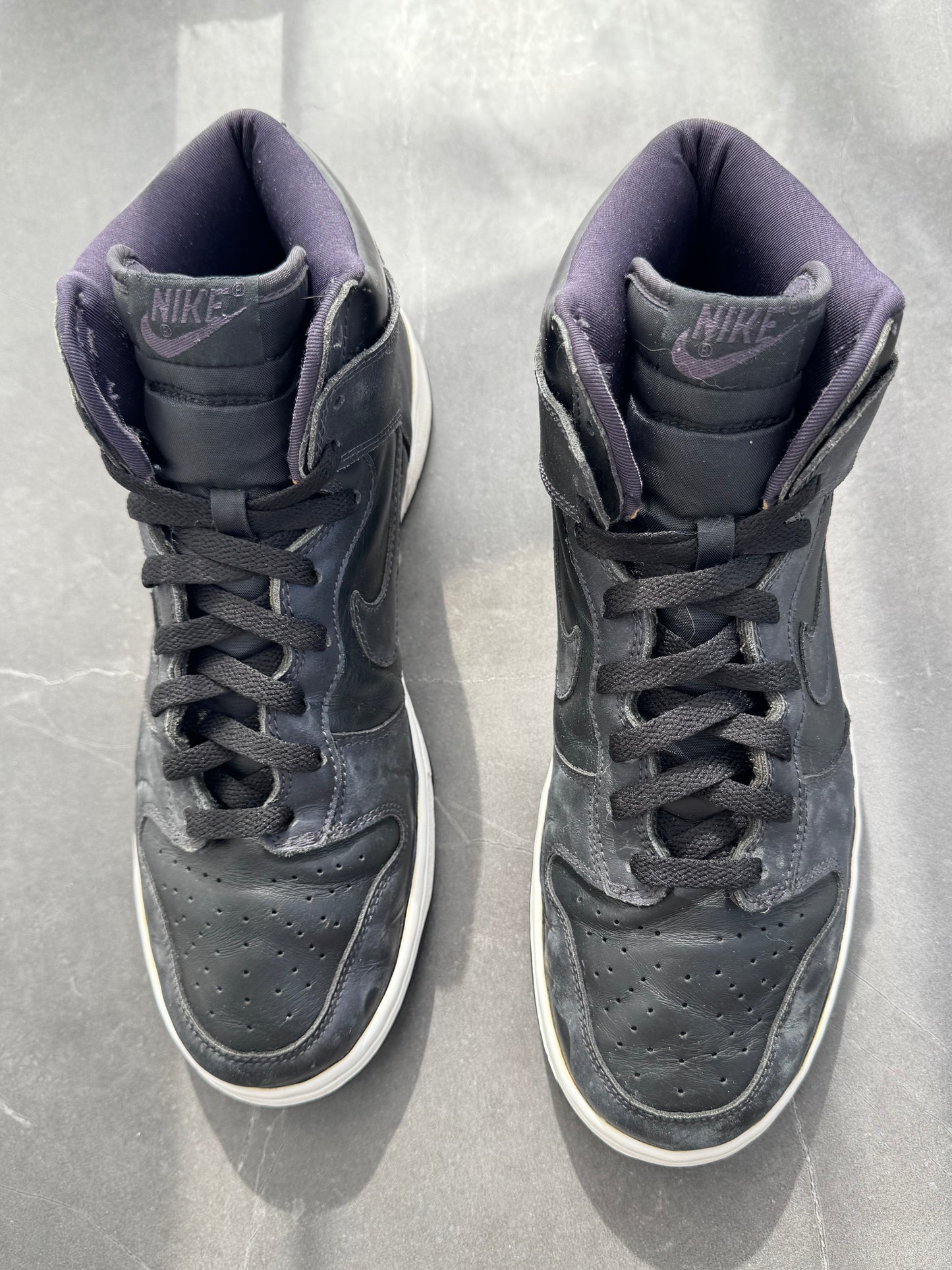 Dunk High LE Metallic Purple Black 2002