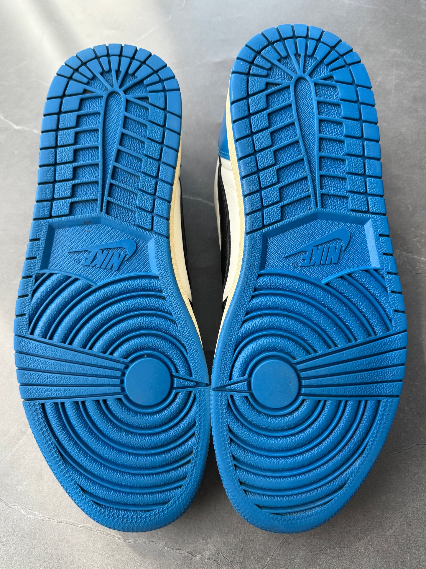 Air Jordan 1 Low Travis Scott Fragment Design US10