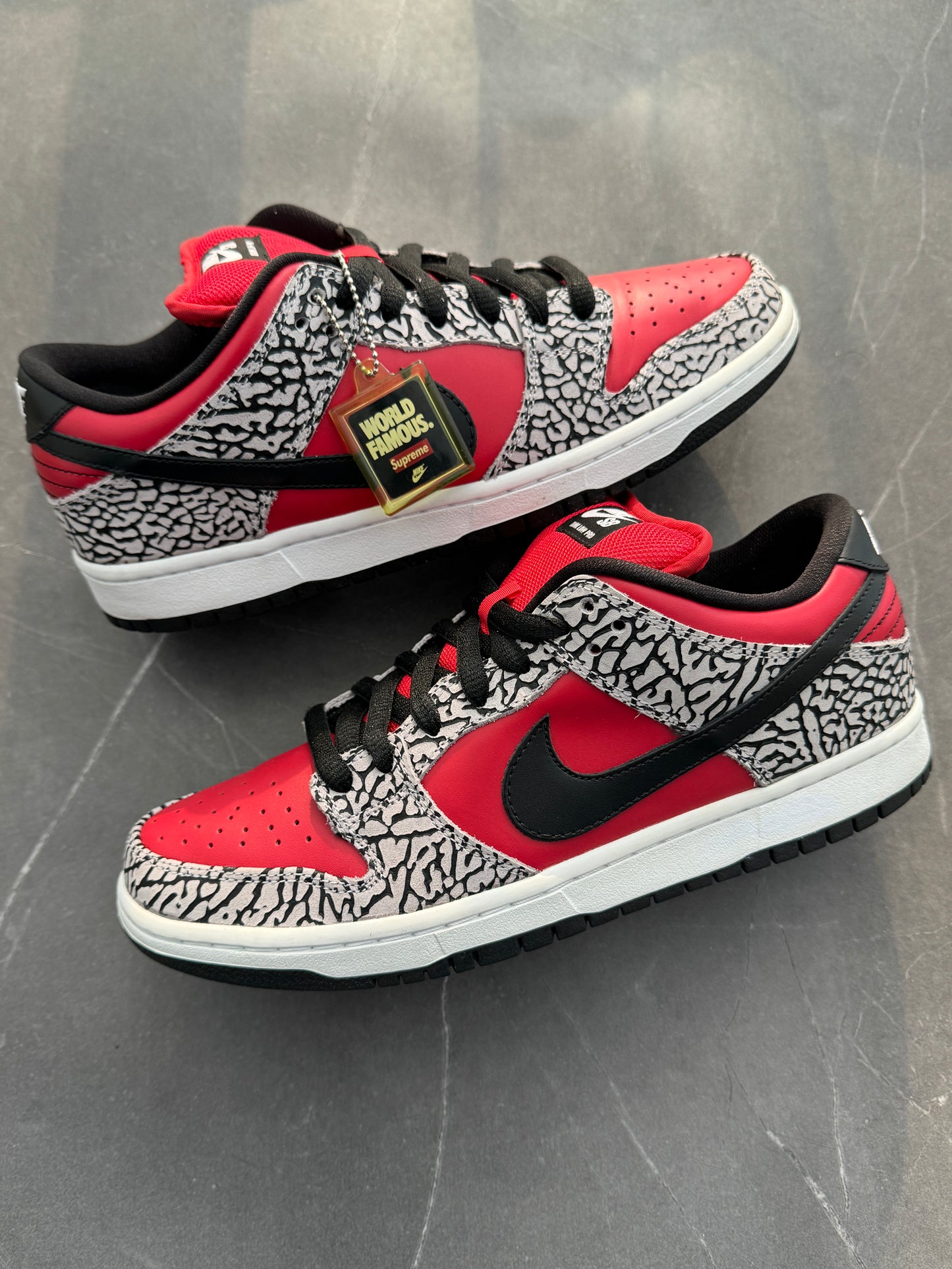 Dunk Low Premium SB Supreme Red Cement US9