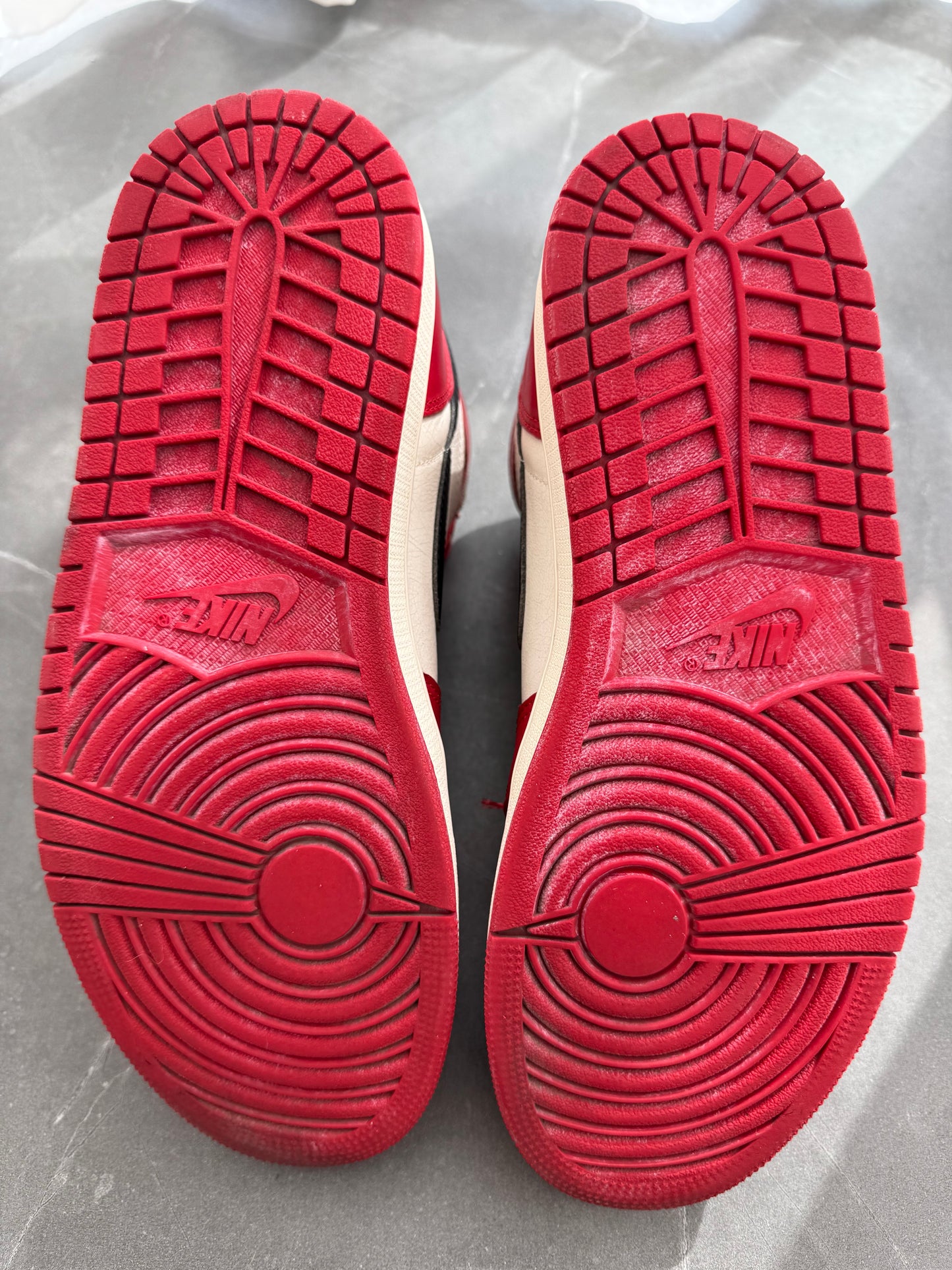 Air Jordan 1 High Chicago Lost & Found