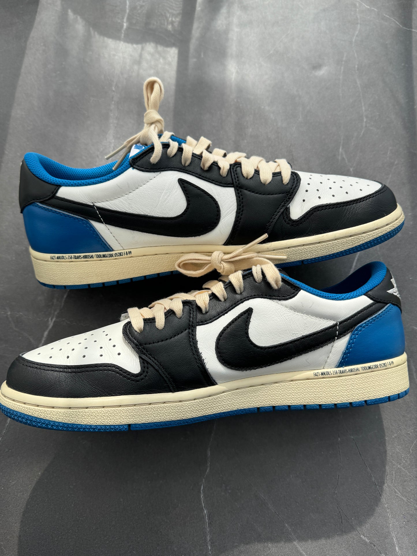 Air Jordan 1 Low Travis Scott Fragment Design  US9.5