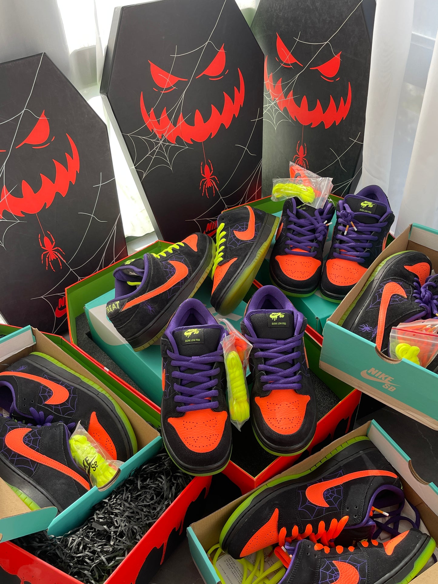 Dunk Low Pro SB Night Of Mischief Halloween Special Box